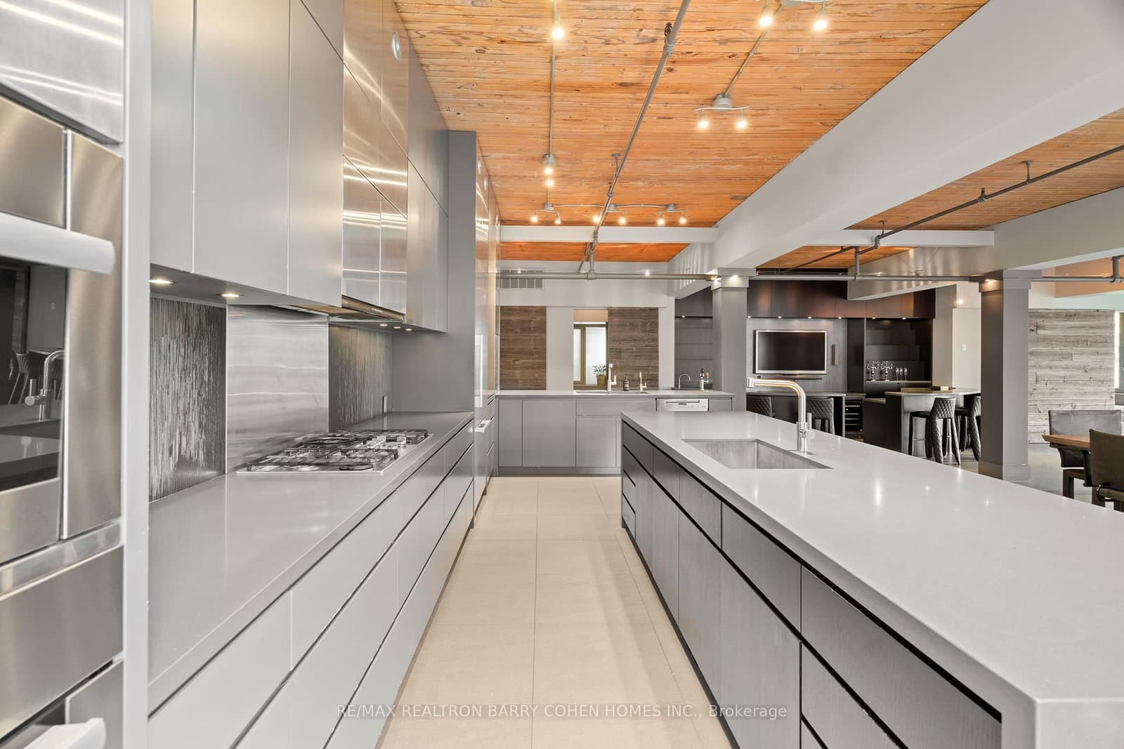 468 Wellington Street W, Unit 300 thumbnail 9