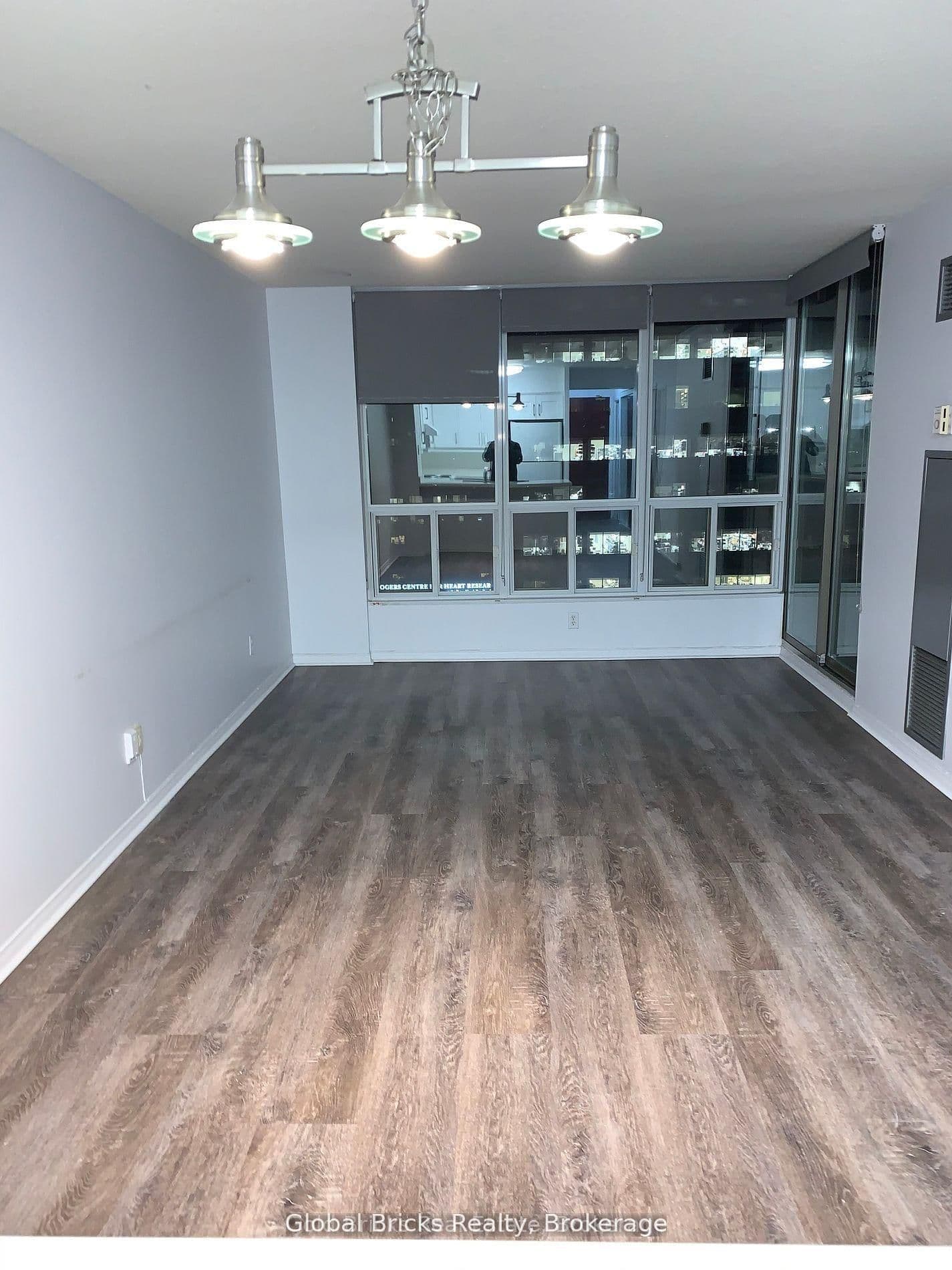 750 Bay Street, Unit 2009 thumbnail 10