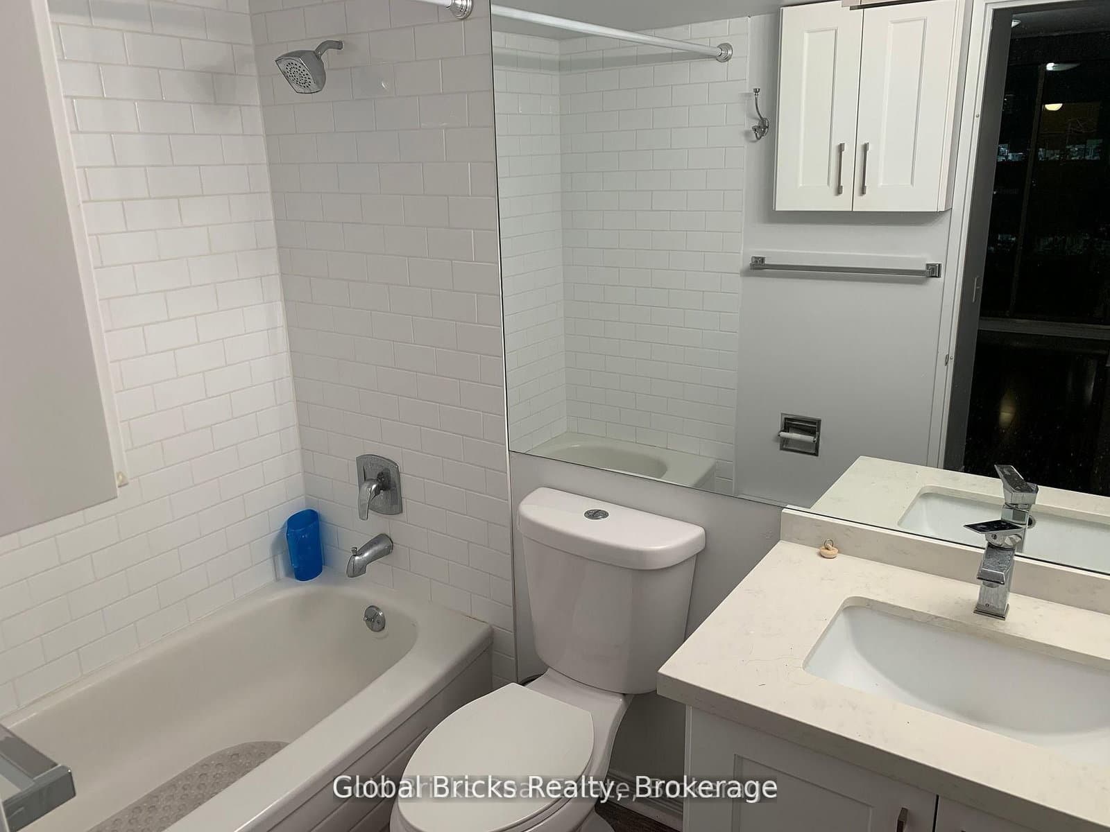 750 Bay Street, Unit 2009 thumbnail 4