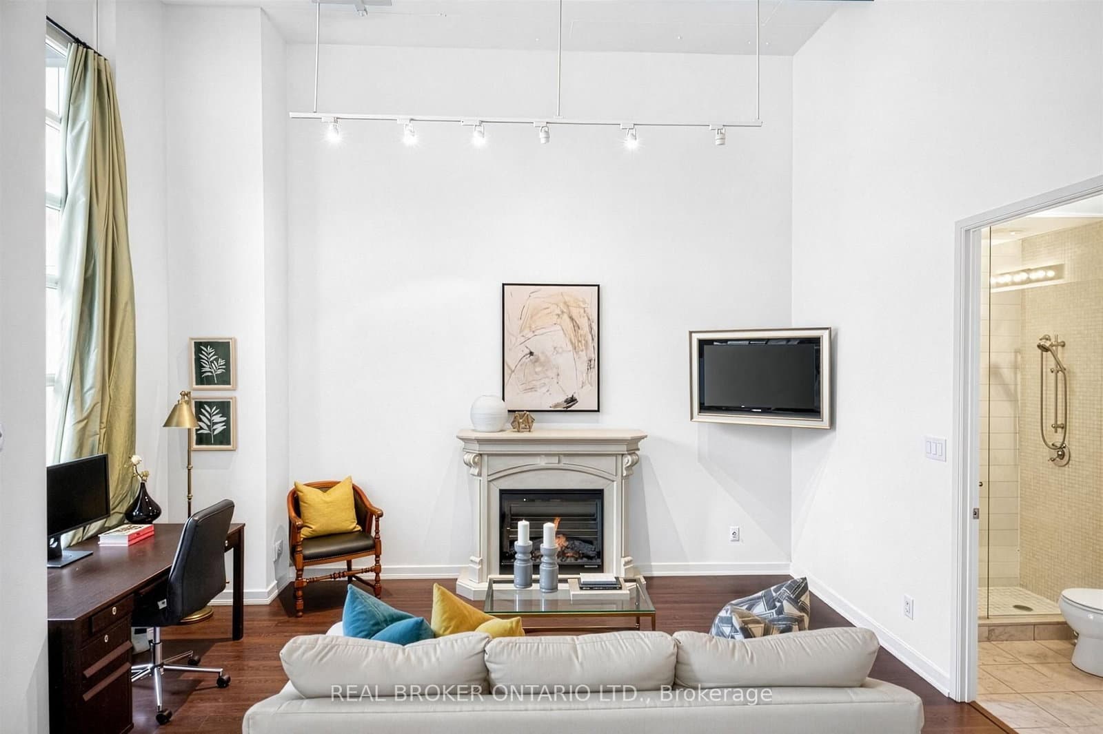 380 Macpherson Avenue, Unit 209 thumbnail 16