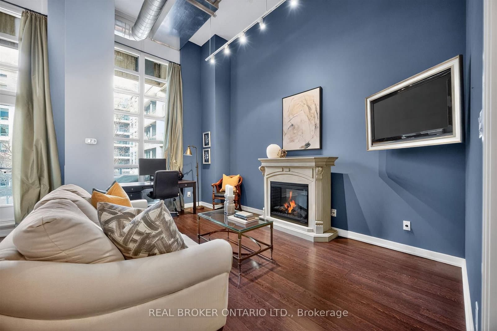 380 Macpherson Avenue, Unit 209 thumbnail 19
