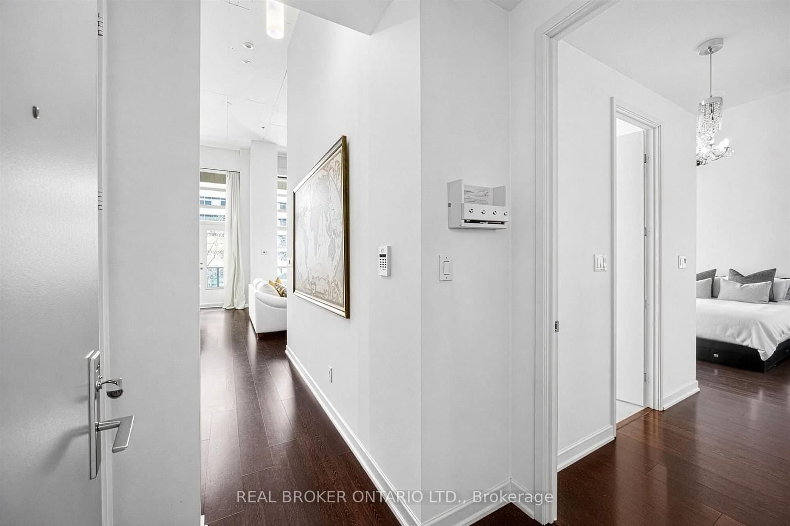 380 Macpherson Avenue, Unit 209 thumbnail 2