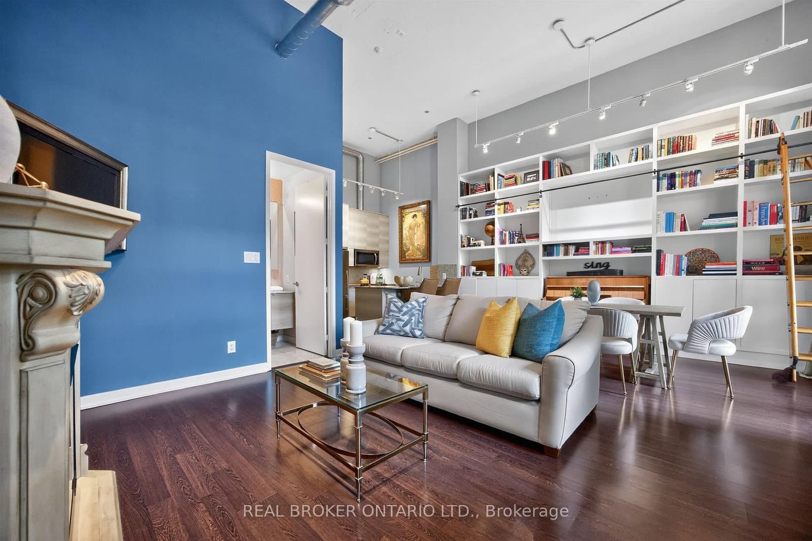 380 Macpherson Avenue, Unit 209 thumbnail 21