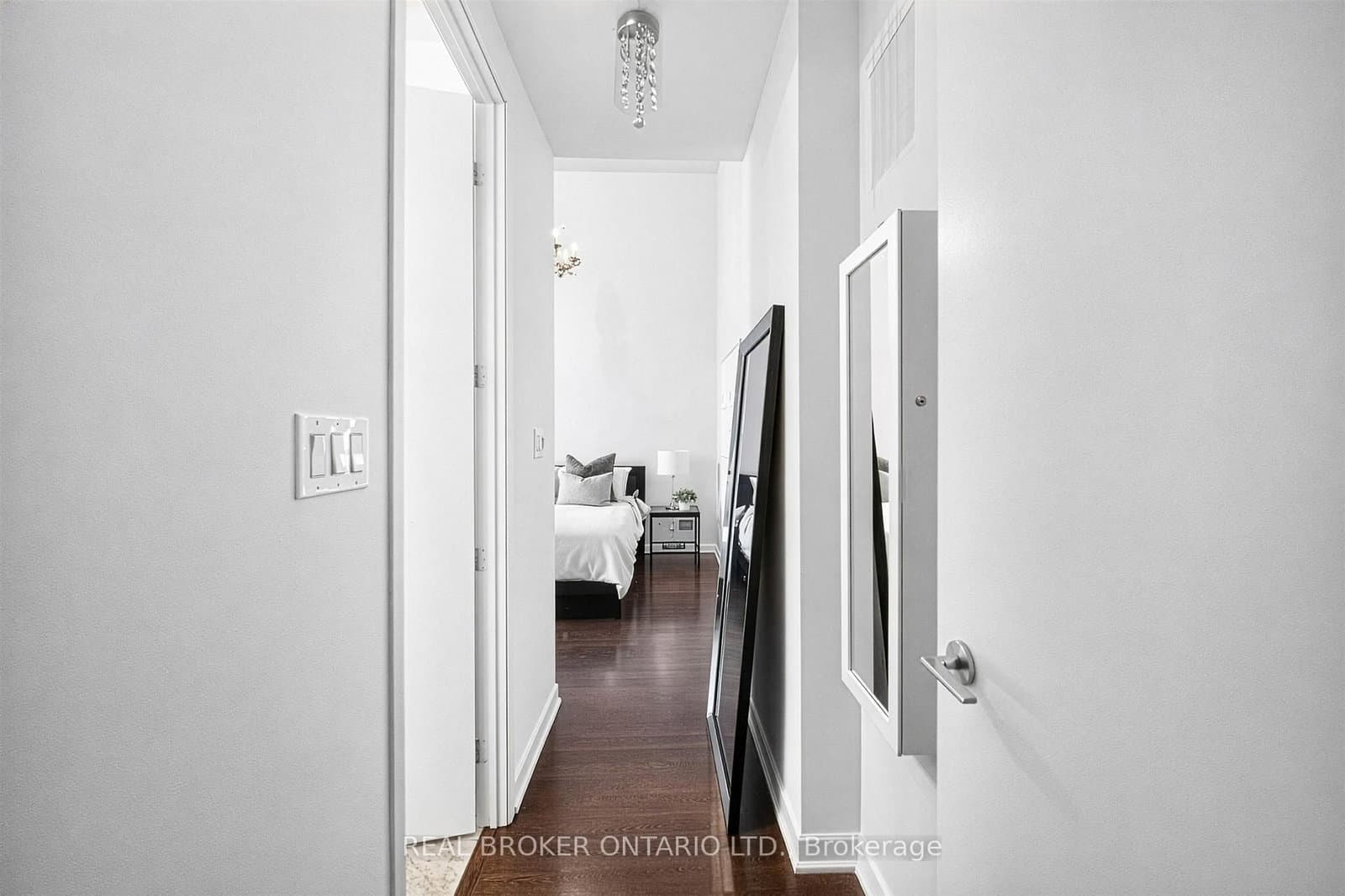380 Macpherson Avenue, Unit 209 thumbnail 25