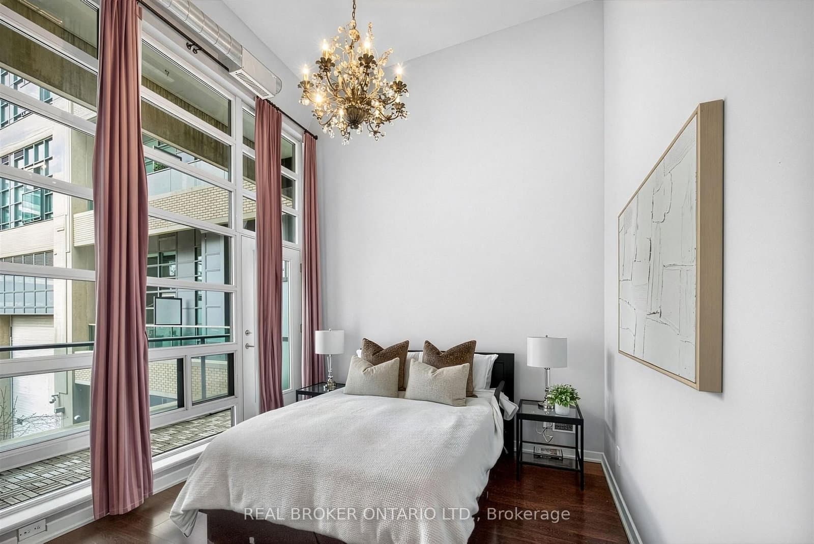 380 Macpherson Avenue, Unit 209 thumbnail 27