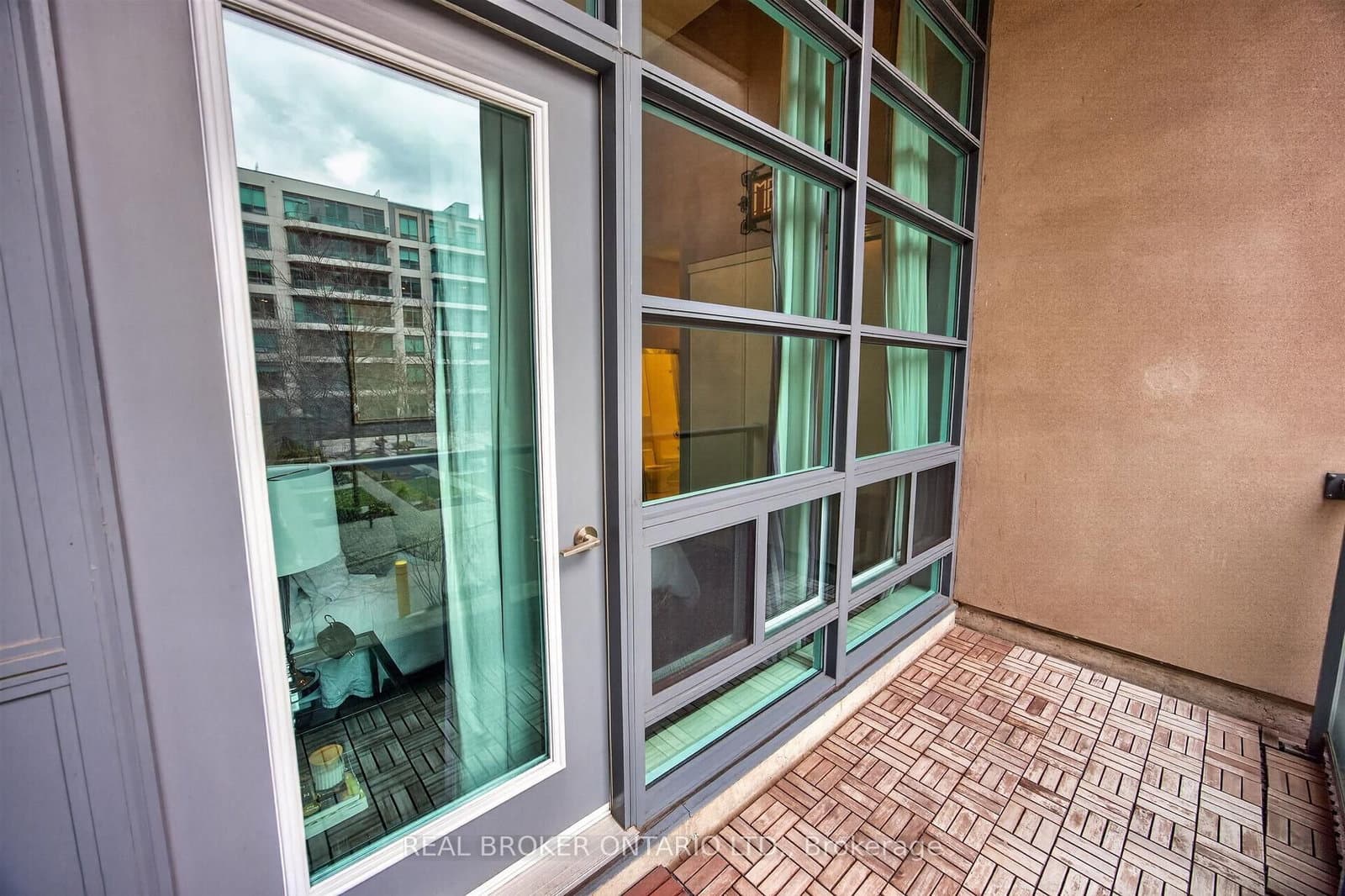 380 Macpherson Avenue, Unit 209 thumbnail 32