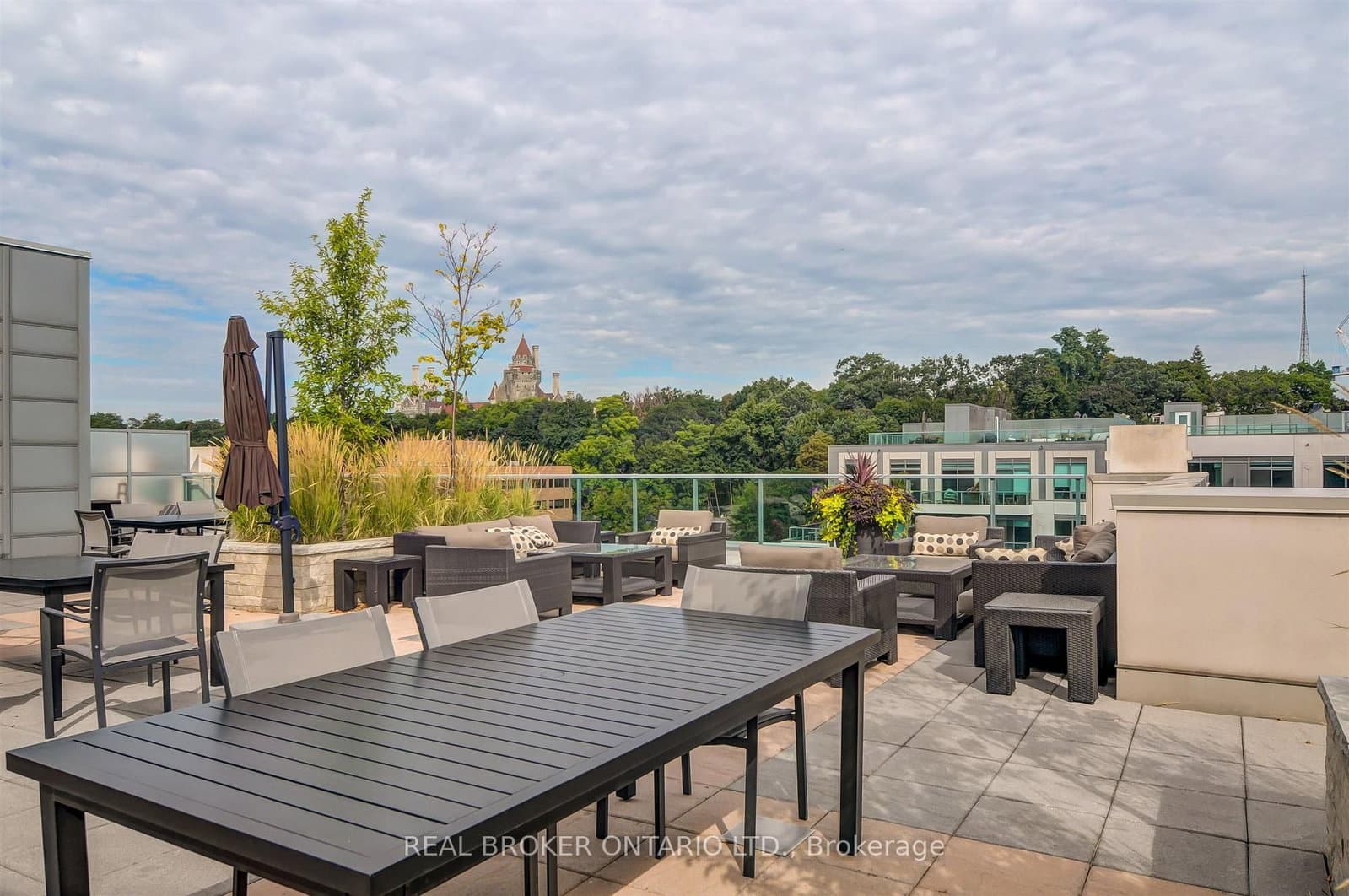 380 Macpherson Avenue, Unit 209 thumbnail 40