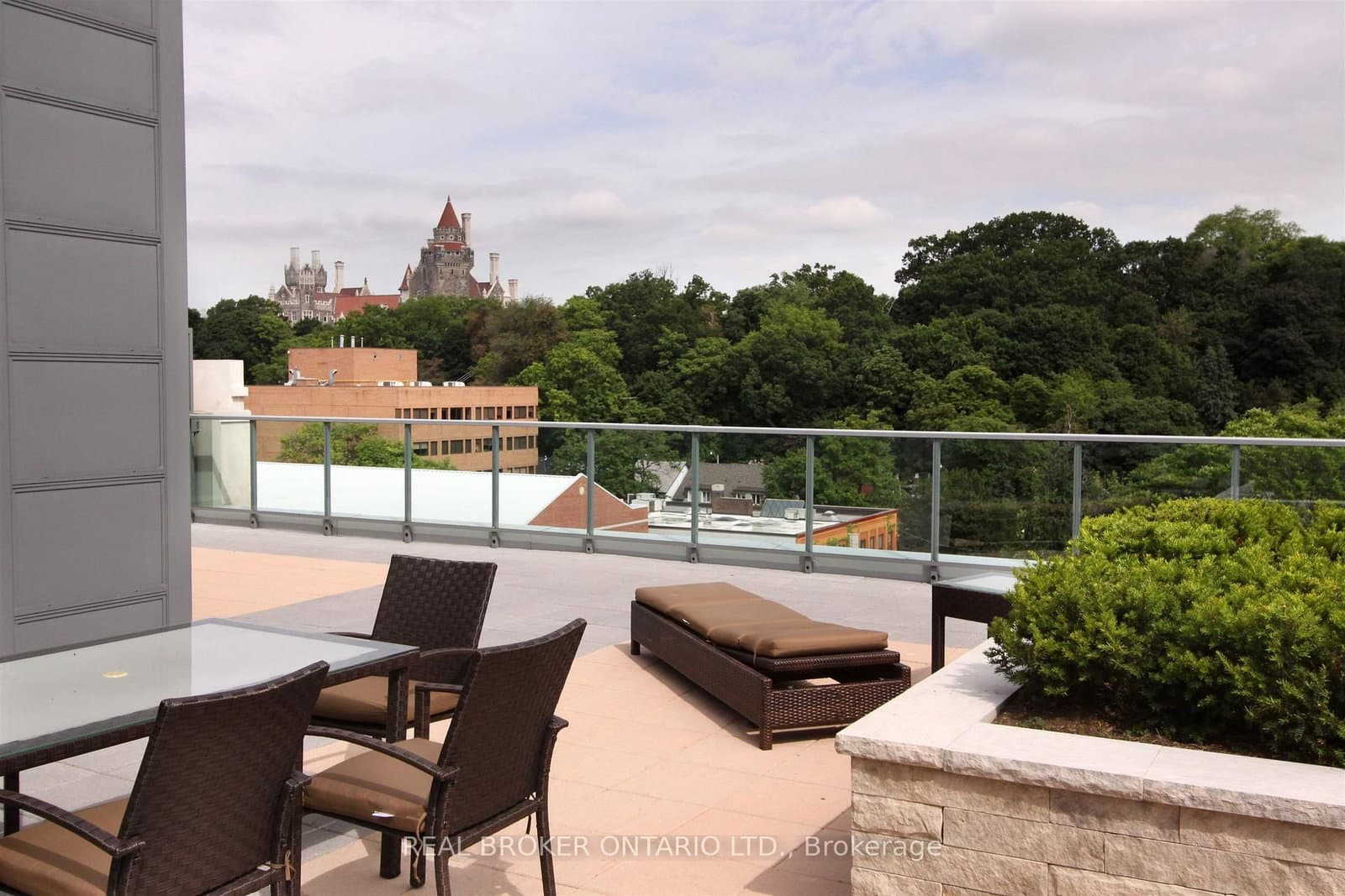 380 Macpherson Avenue, Unit 209 thumbnail 42
