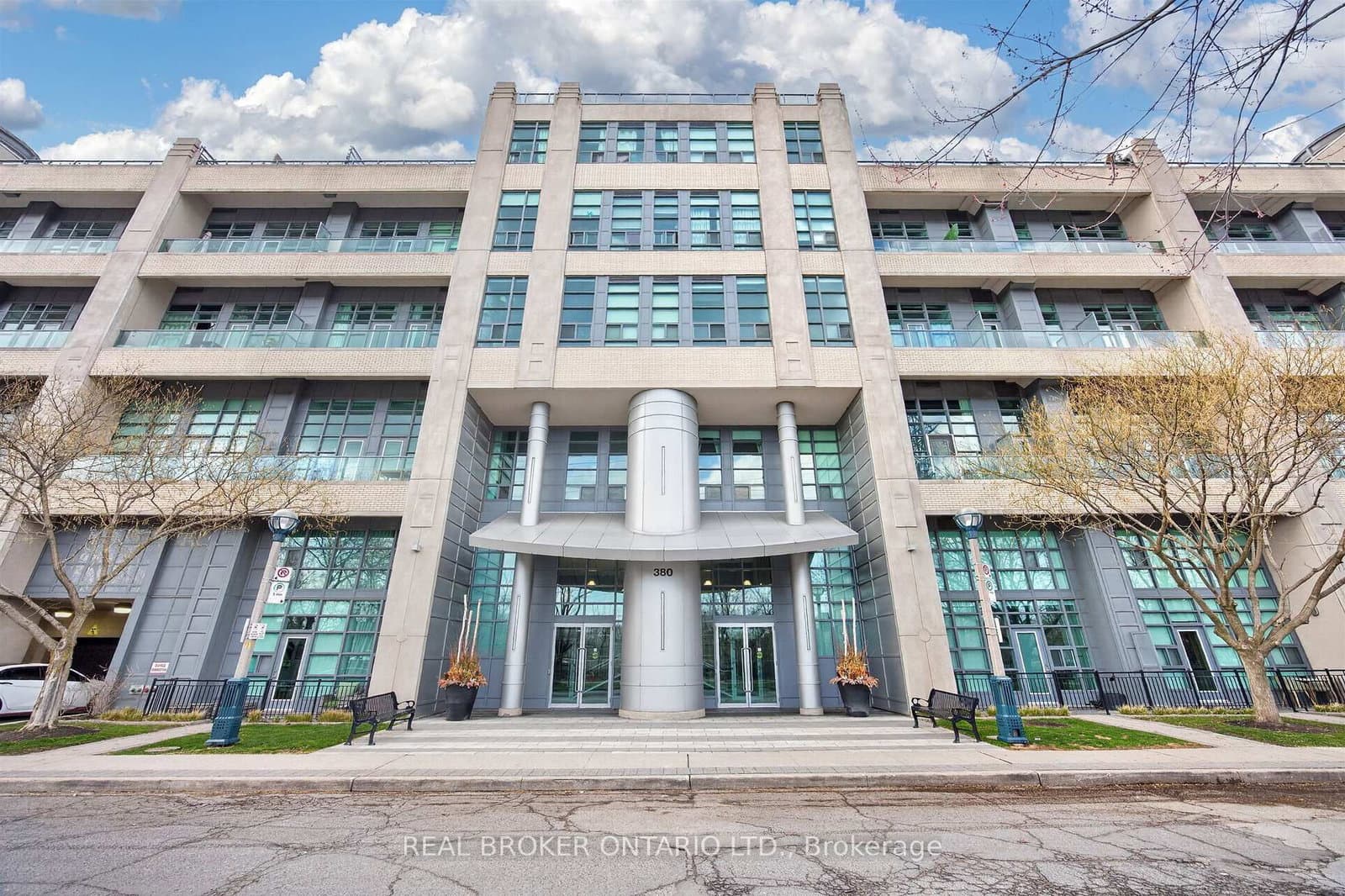 380 Macpherson Avenue, Unit 209 thumbnail 47