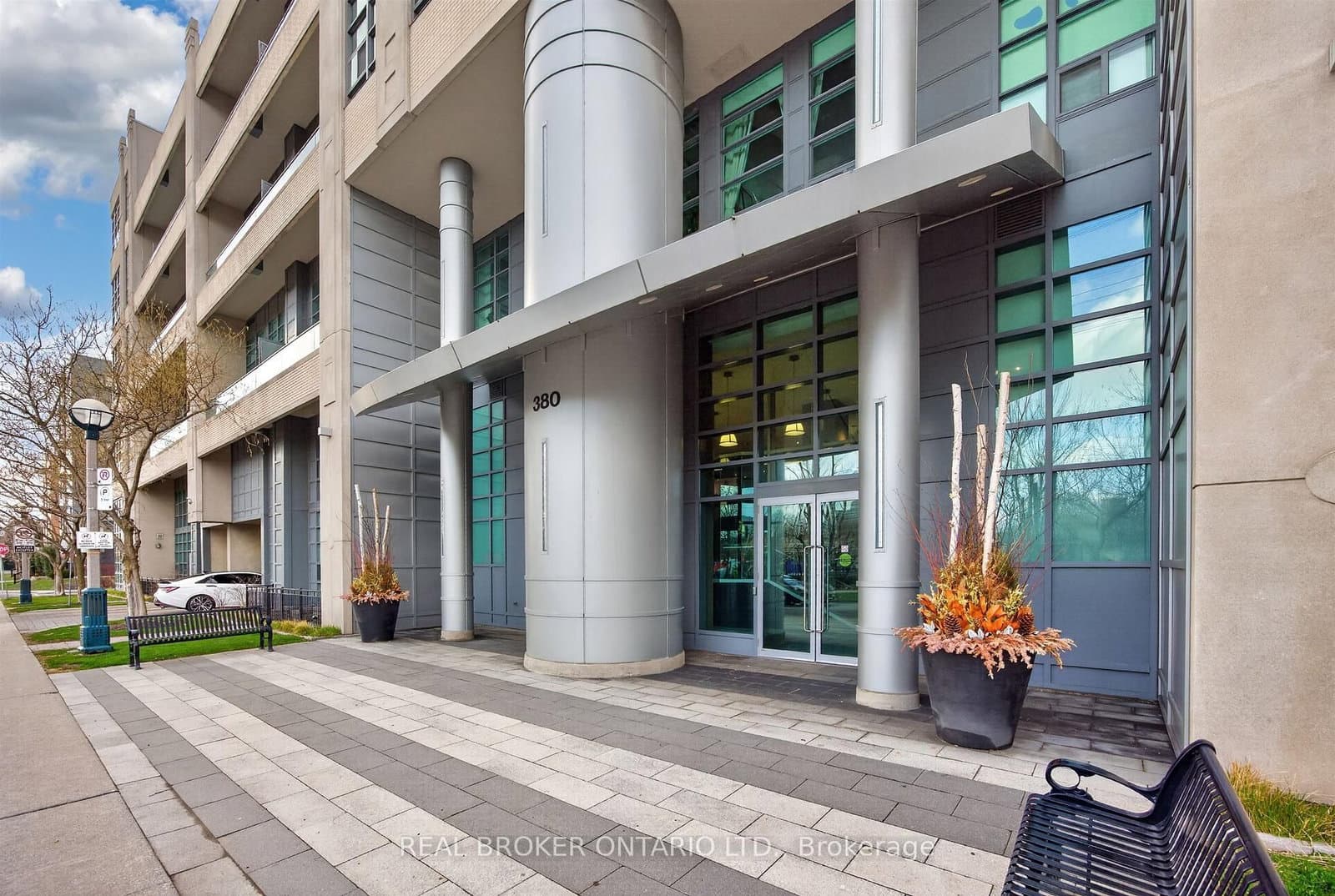 380 Macpherson Avenue, Unit 209 thumbnail 48