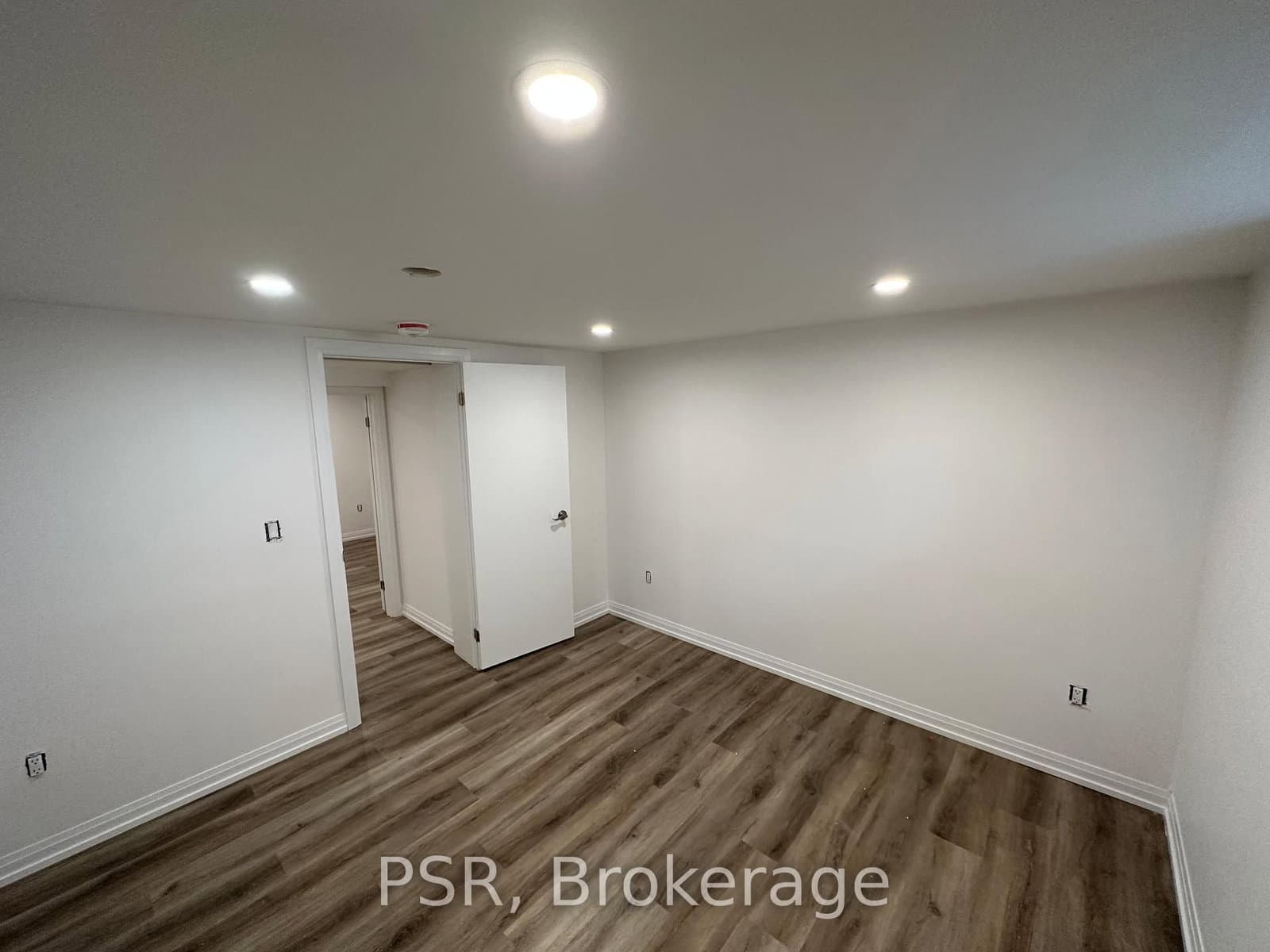 25 Coulson Avenue, Unit Lower thumbnail 8