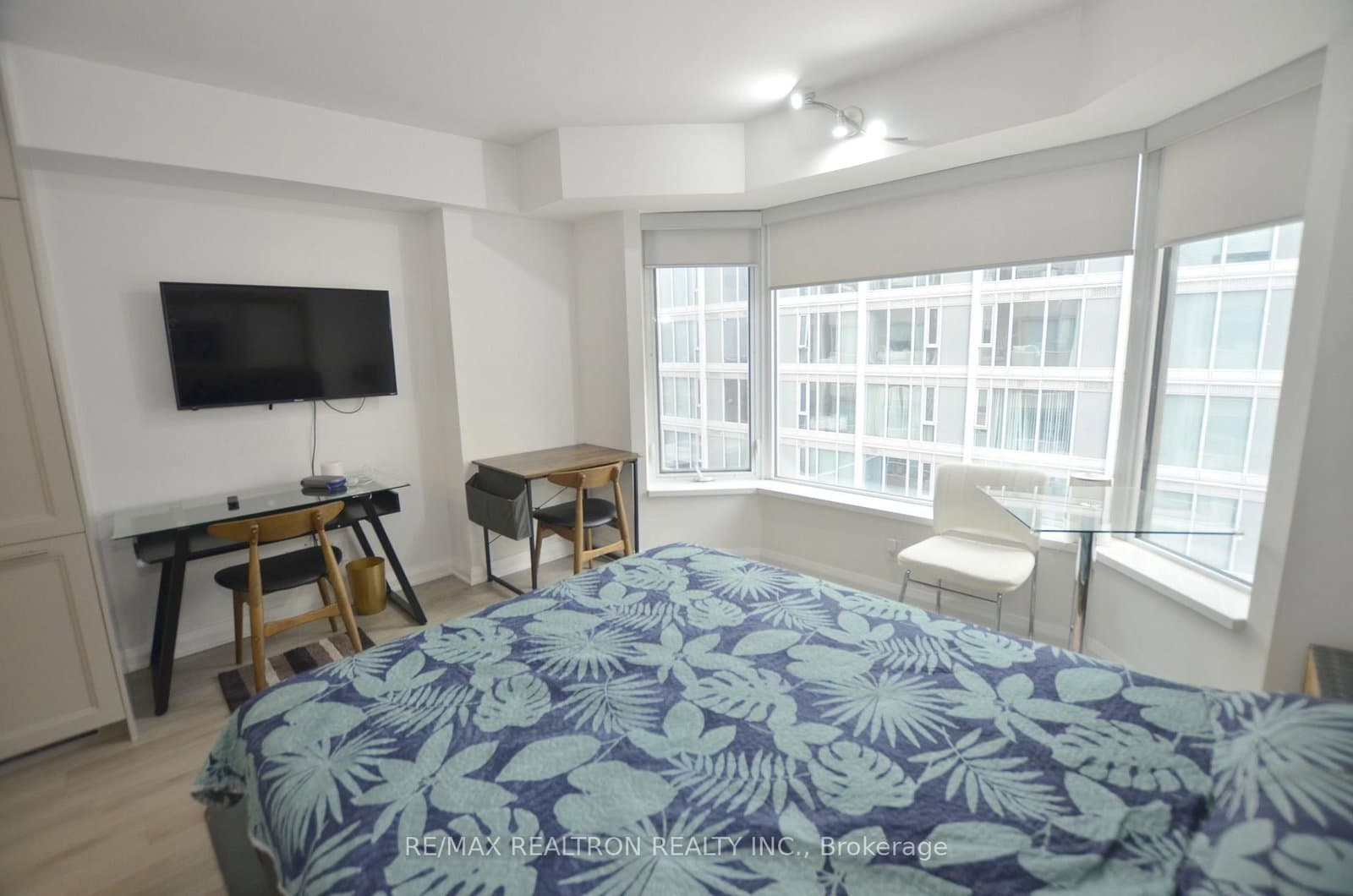 155 Yorkville Avenue, Unit 713 thumbnail 16
