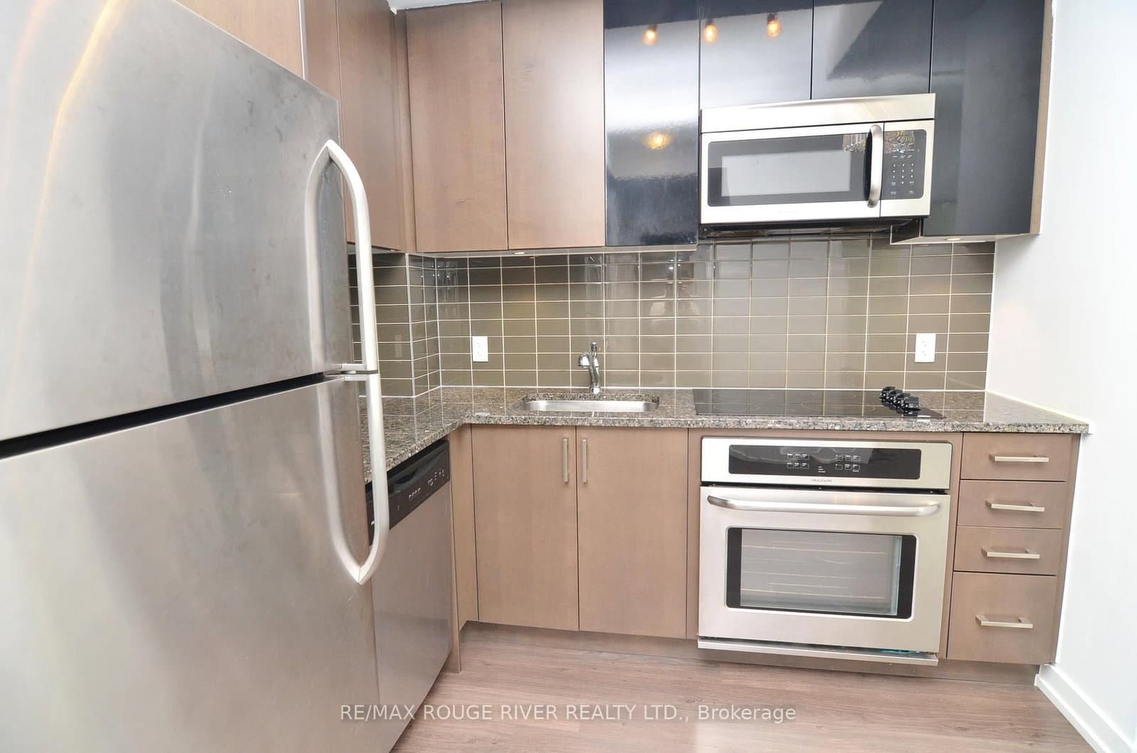 89 Dunfield Avenue, Unit 509 thumbnail 10