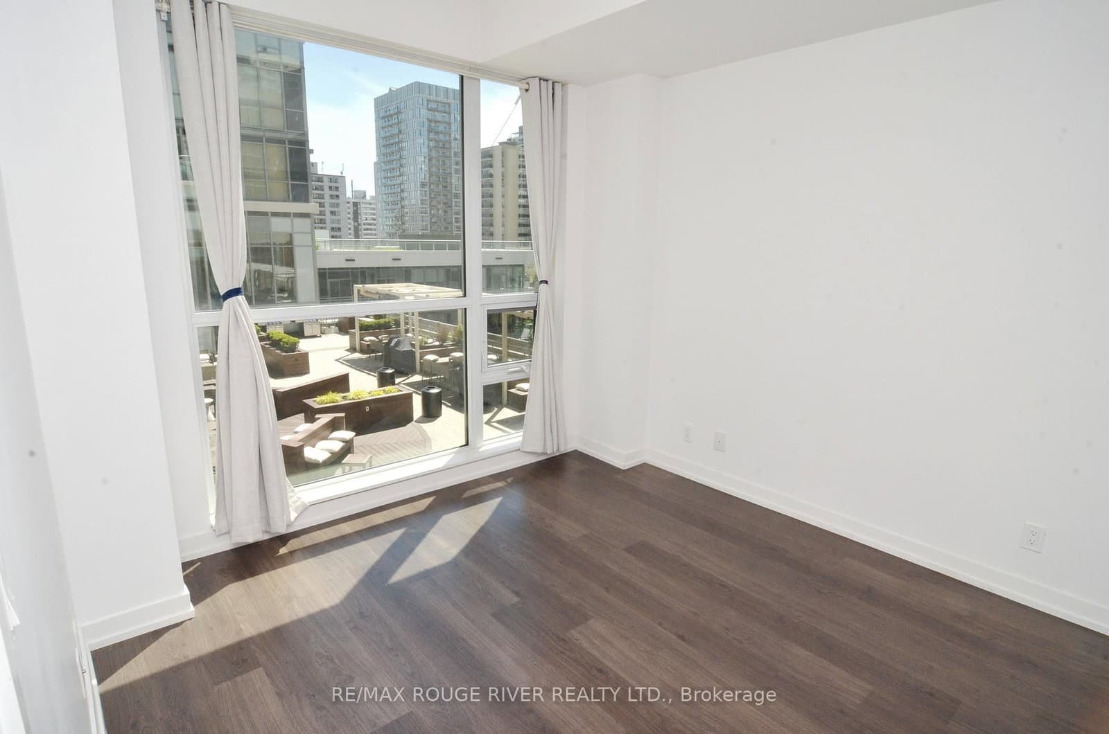 89 Dunfield Avenue, Unit 509 thumbnail 12