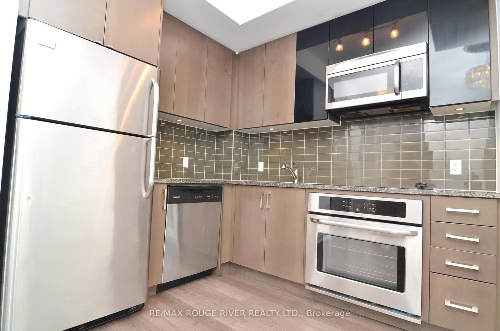 89 Dunfield Avenue, Unit 509 thumbnail 4