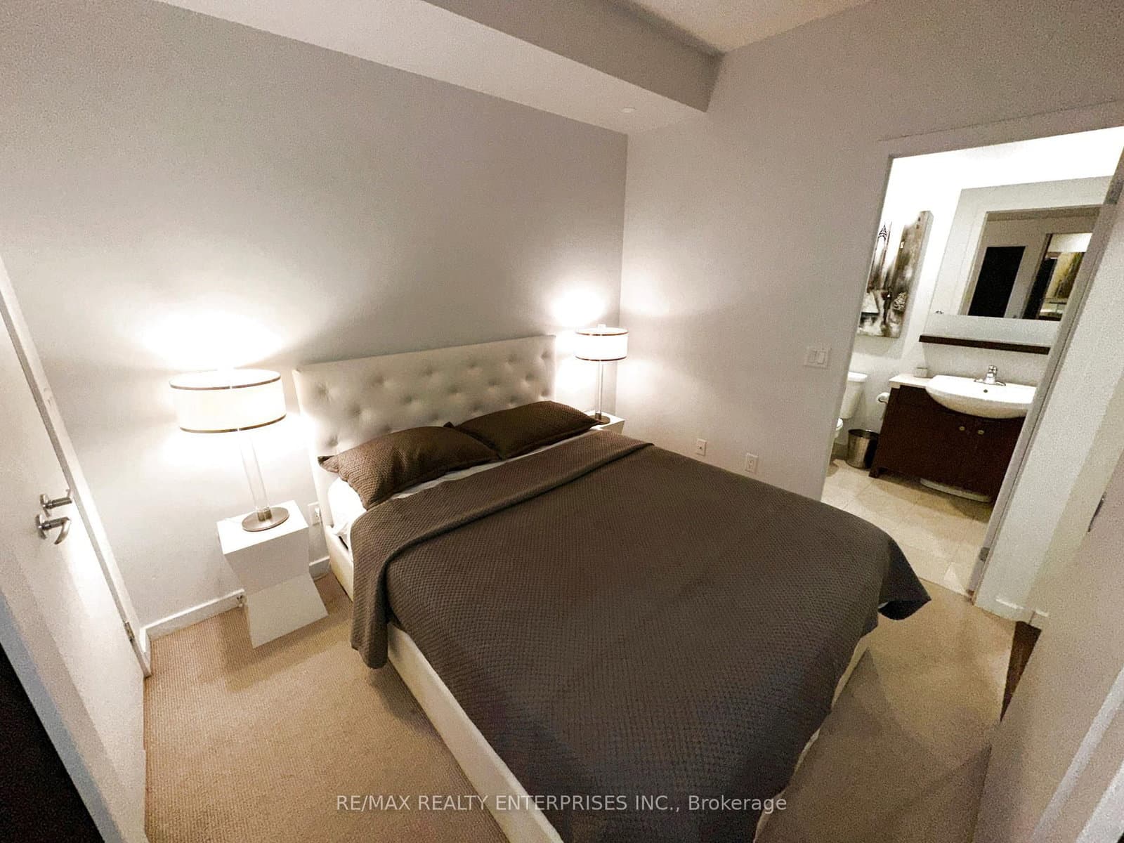 8 York Street, Unit 2710 thumbnail 14