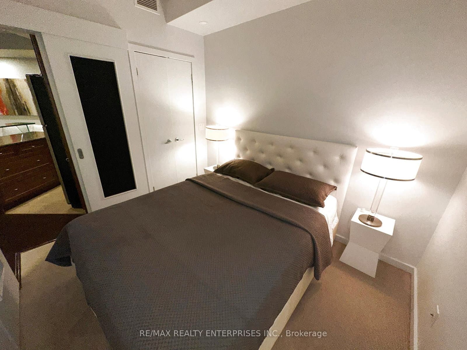 8 York Street, Unit 2710 thumbnail 15