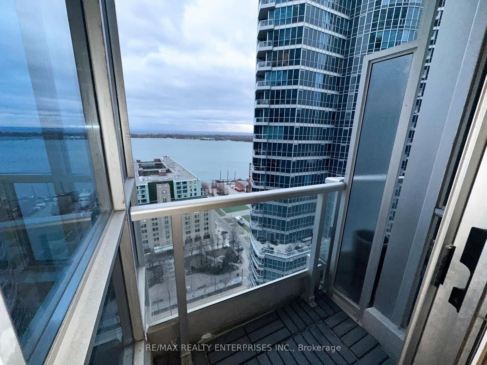 8 York Street, Unit 2710 thumbnail 3