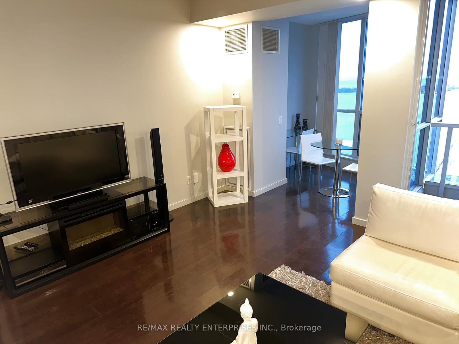 8 York Street, Unit 2710 thumbnail 7