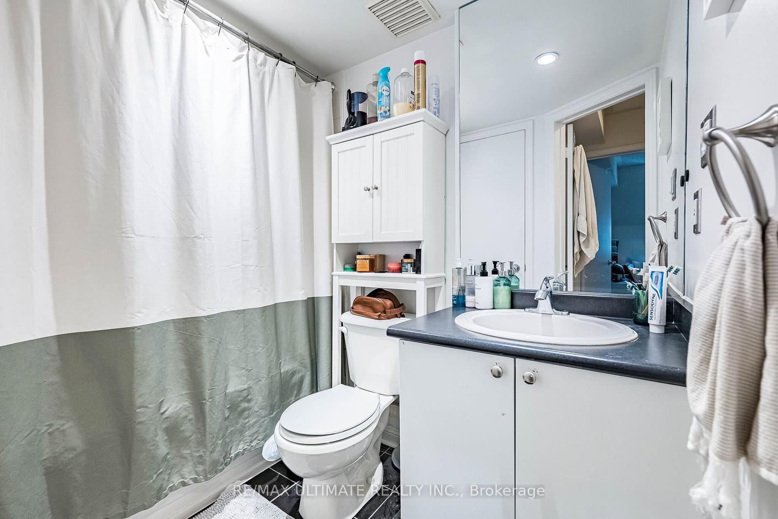 11 Niagara Street, Unit 14 thumbnail 37
