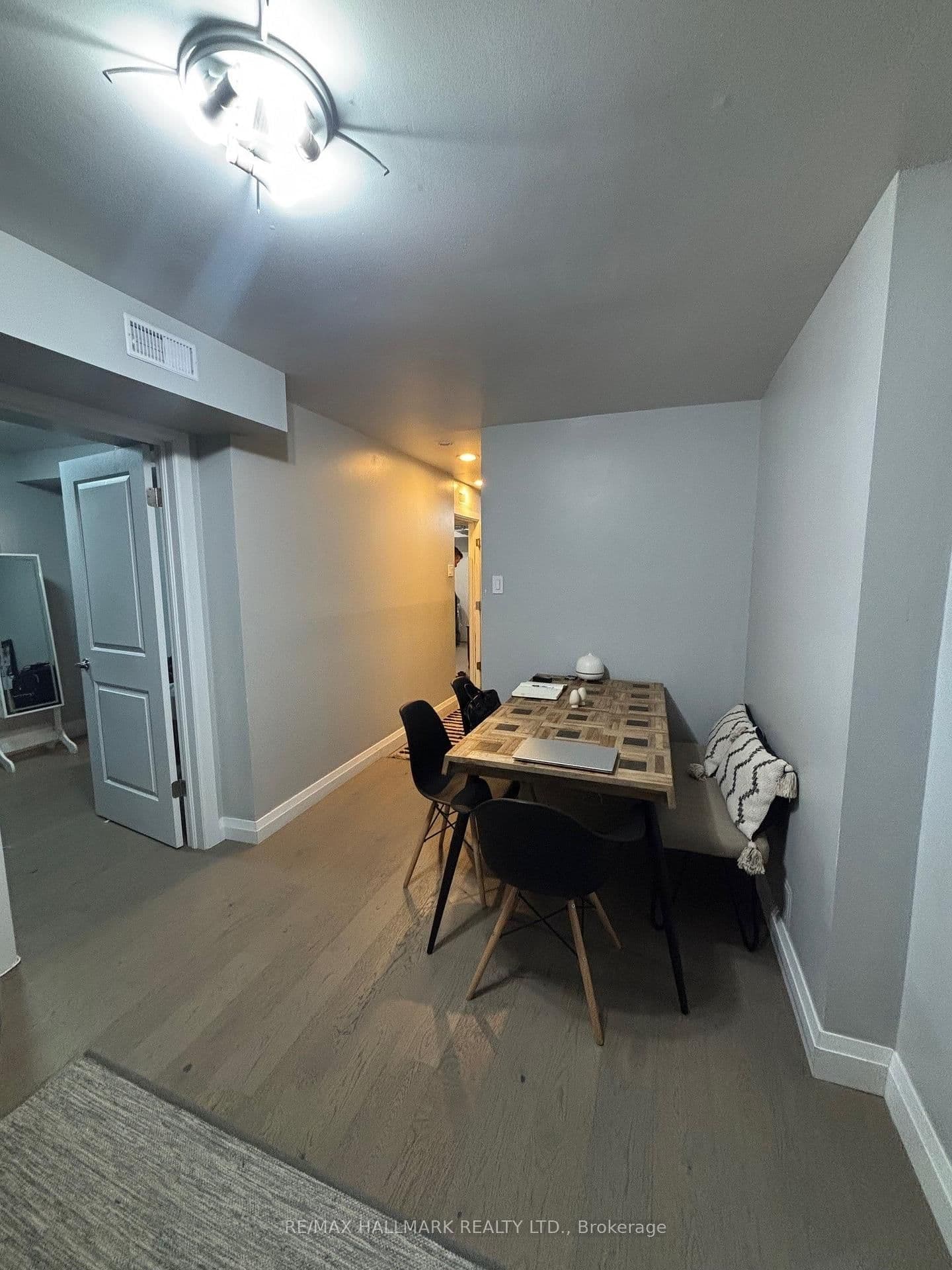 97 Oriole Parkway thumbnail 9