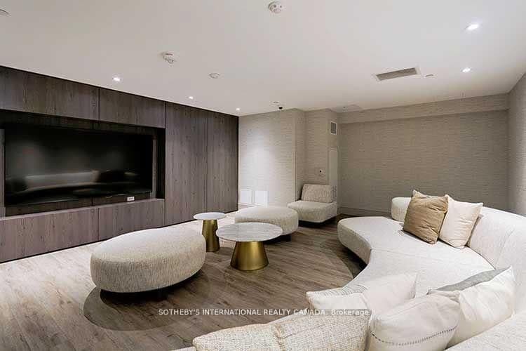 75 Canterbury Place, Unit 1015 thumbnail 18