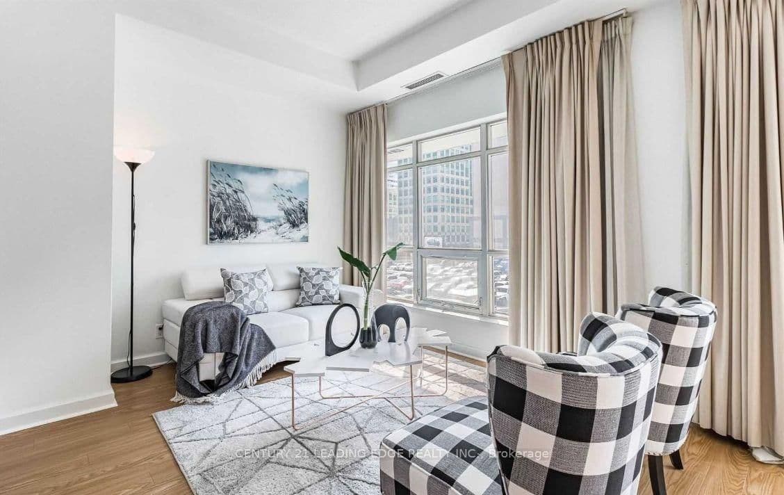 350 Wellington Street W, Unit 203 thumbnail 10