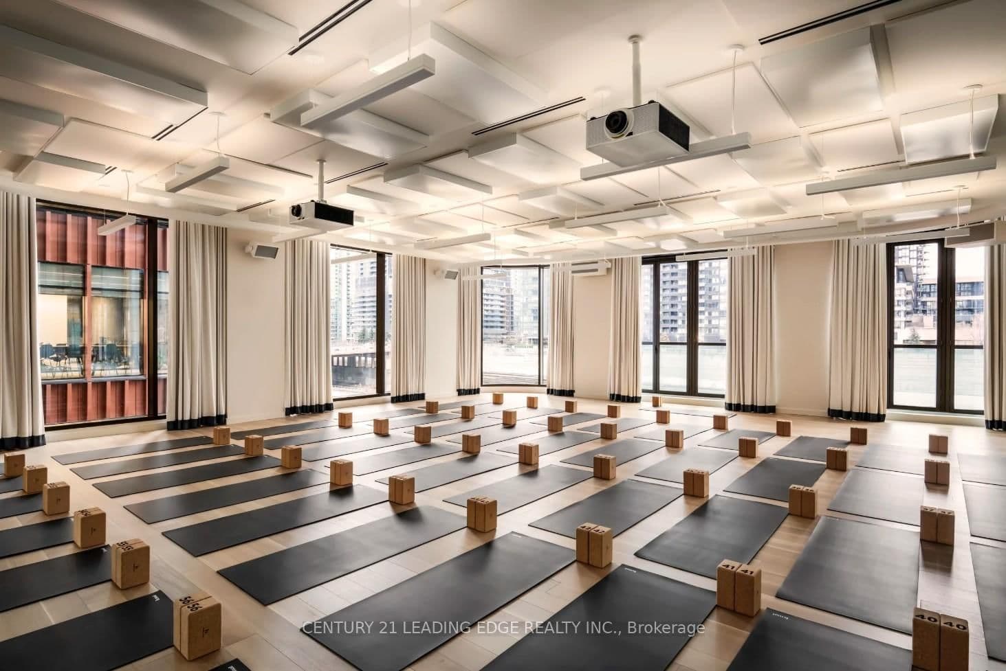 350 Wellington Street W, Unit 203 thumbnail 19