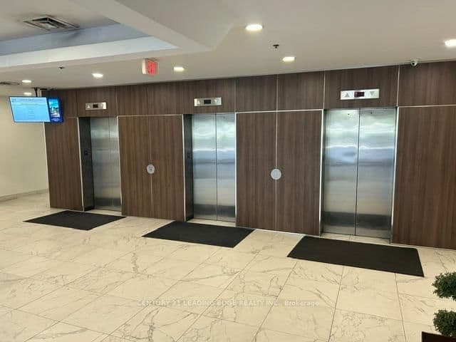 18 Wynford Drive, Unit 215 thumbnail 5