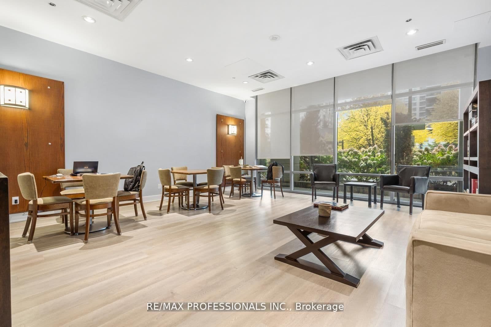 18 Harrison Garden Boulevard, Unit 706 thumbnail 23