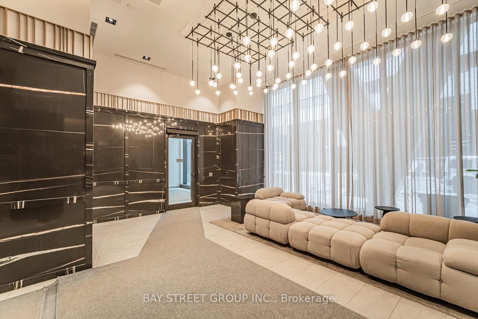 108 Peter Street, Unit 1703 thumbnail 4