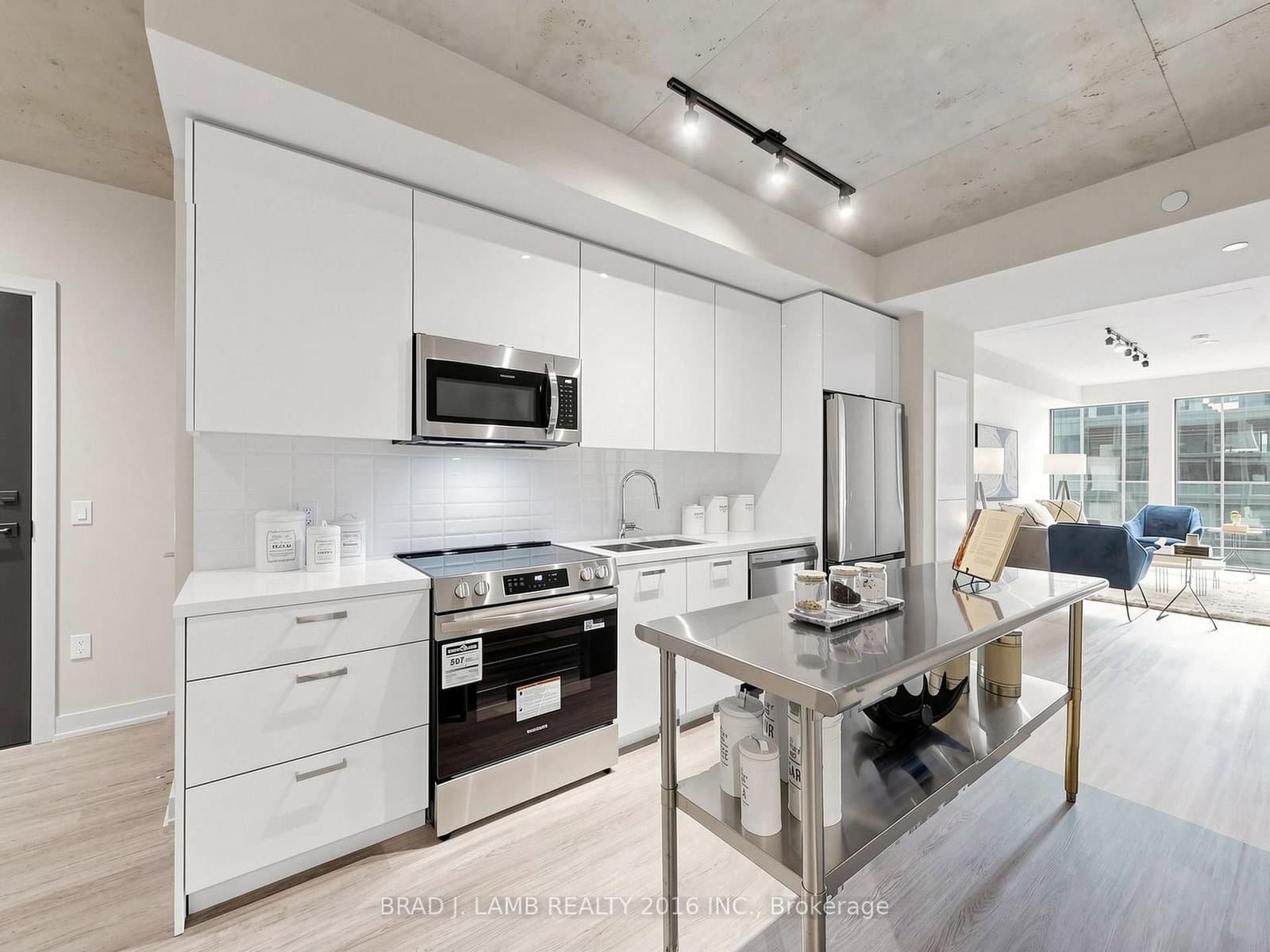 284 King Street E, Unit 404 thumbnail 10