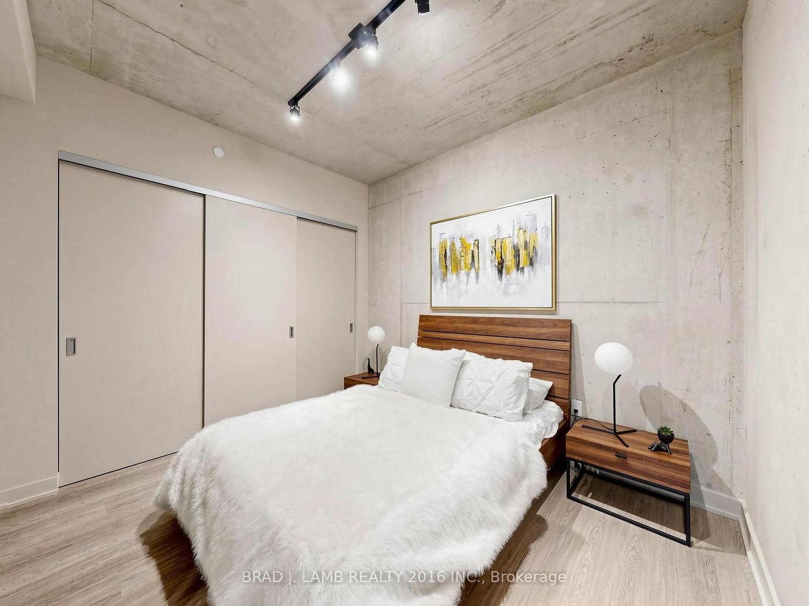 284 King Street E, Unit 404 thumbnail 34