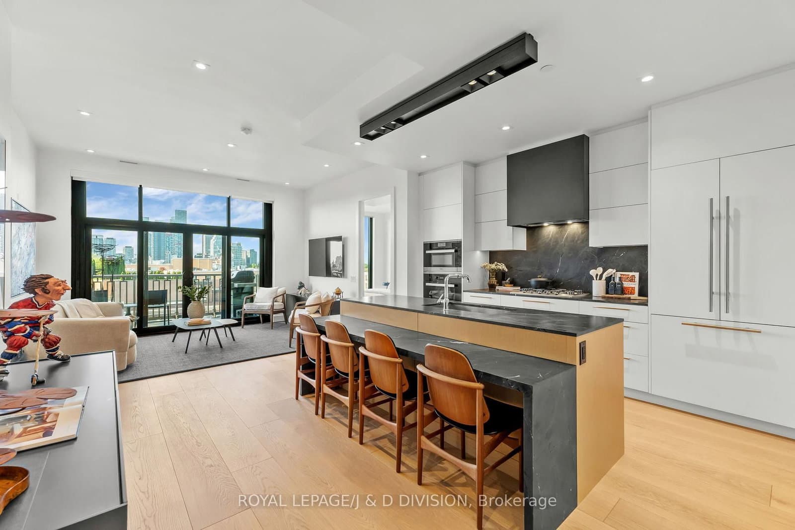 1 Strathgowan Avenue, Unit 710 - Image 1
