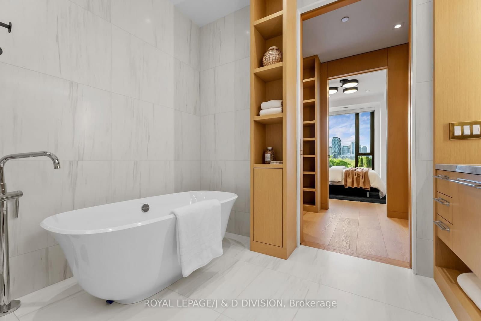1 Strathgowan Avenue, Unit 710 thumbnail 18