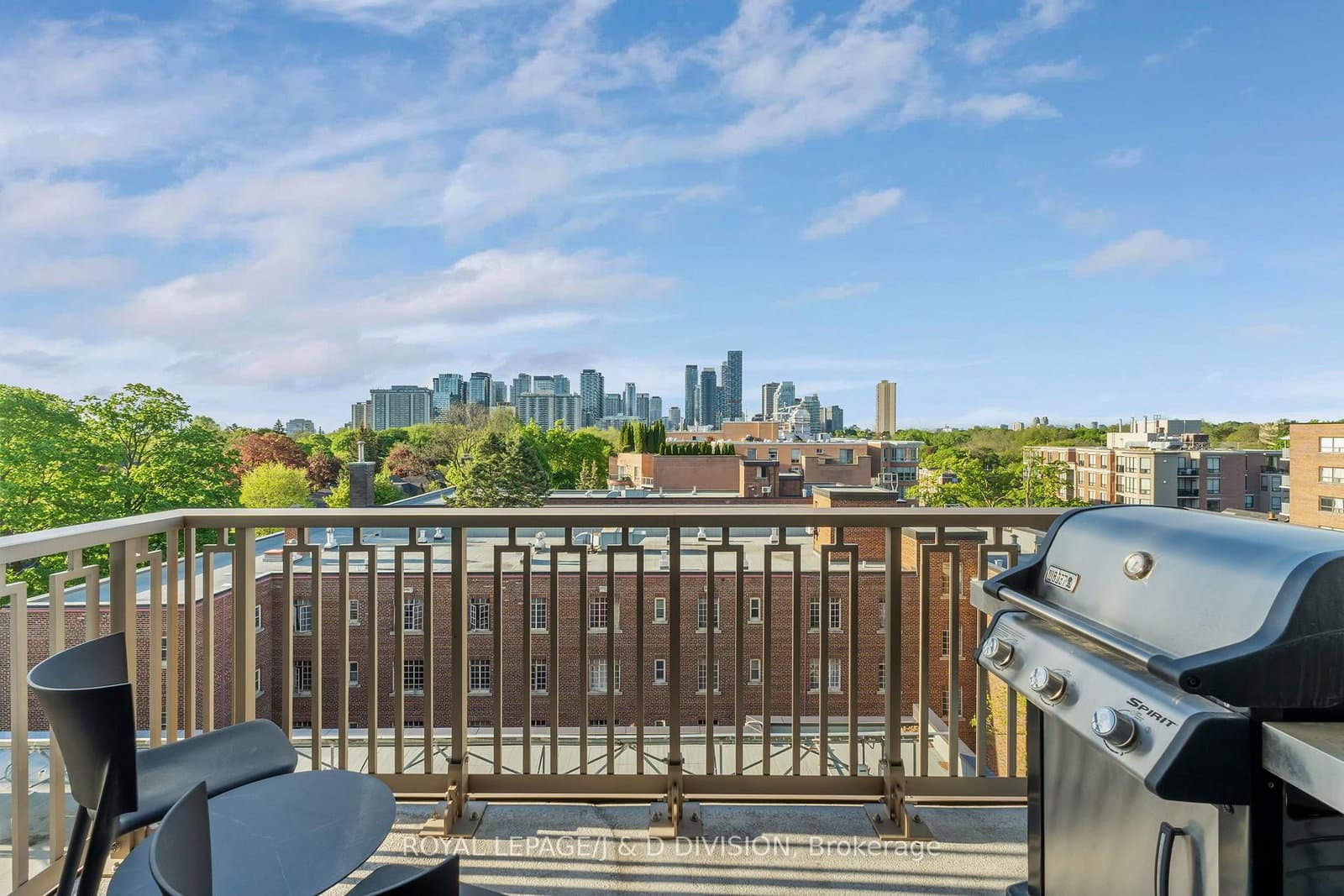 1 Strathgowan Avenue, Unit 710 thumbnail 2