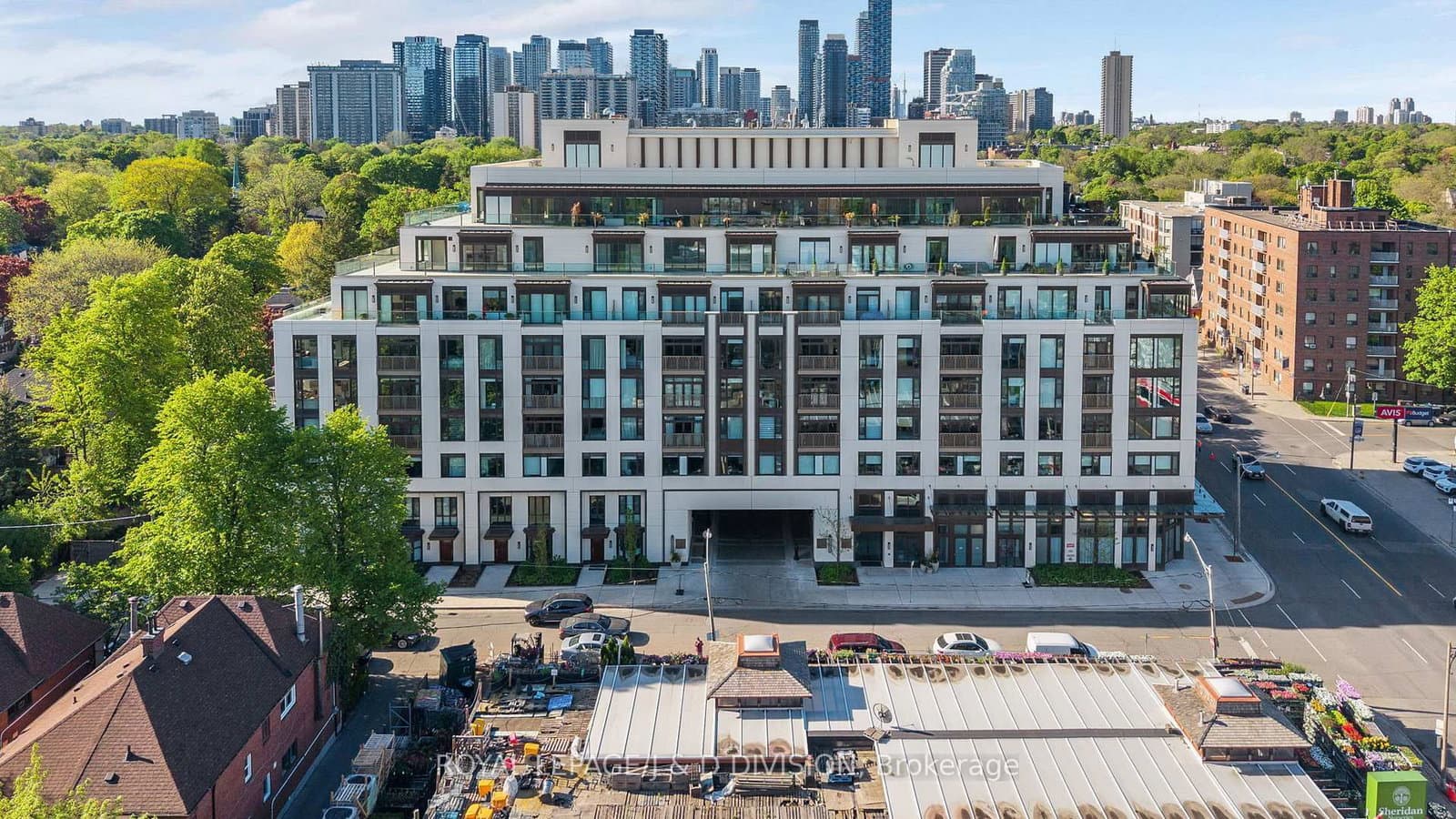 1 Strathgowan Avenue, Unit 710 thumbnail 3