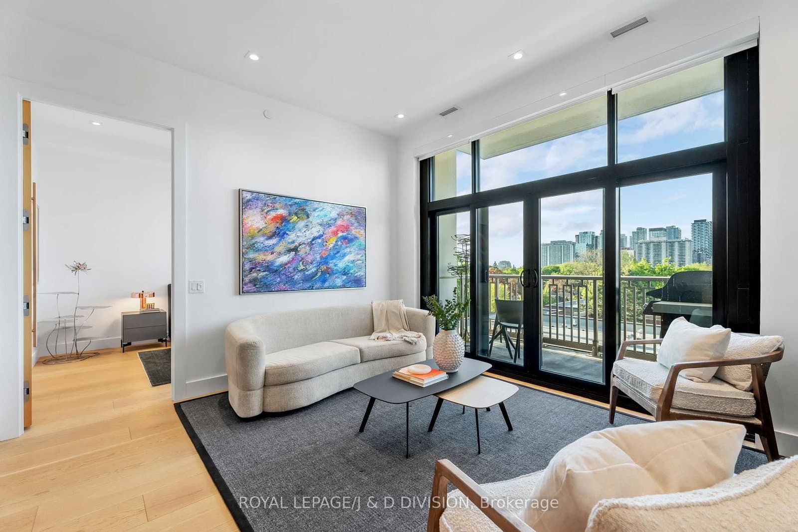 1 Strathgowan Avenue, Unit 710 thumbnail 9