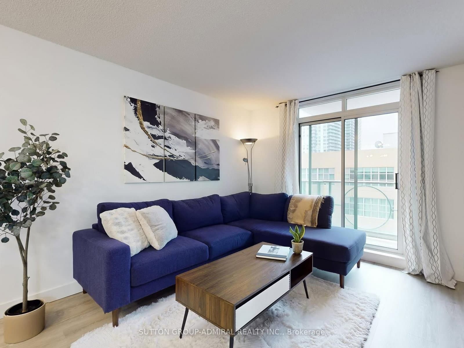 212 Eglinton Avenue E, Unit 1005 thumbnail 4