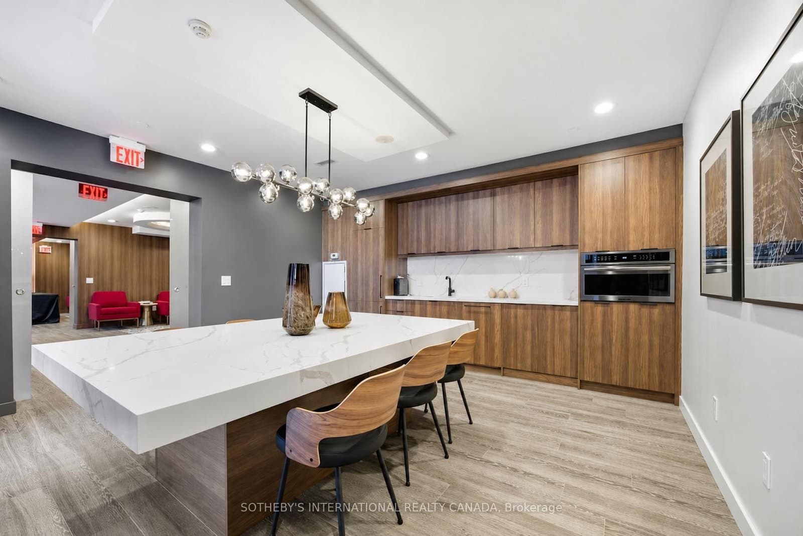 105 George Street, Unit 706 thumbnail 32