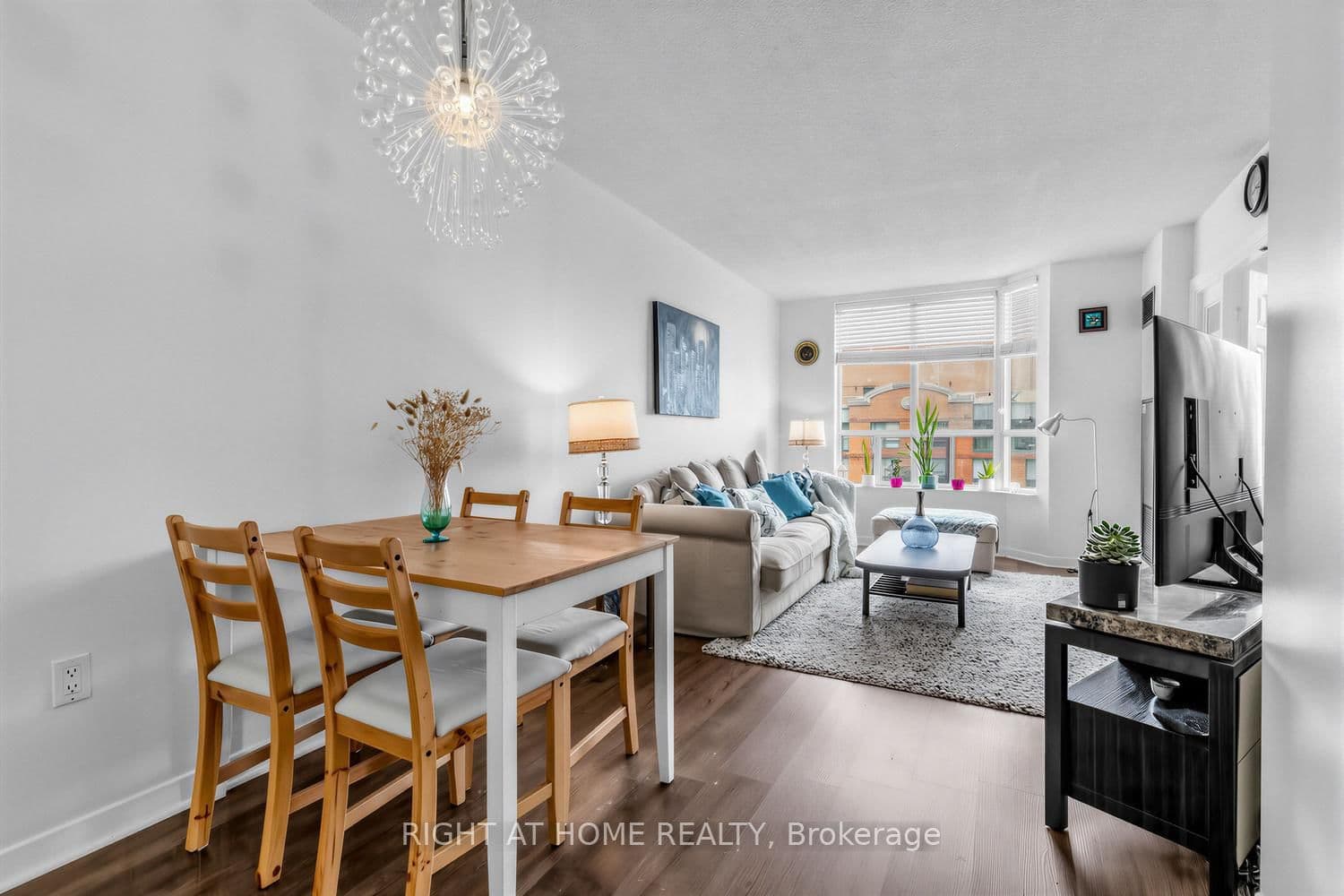 284 Bloor Street W, Unit 804 thumbnail 2