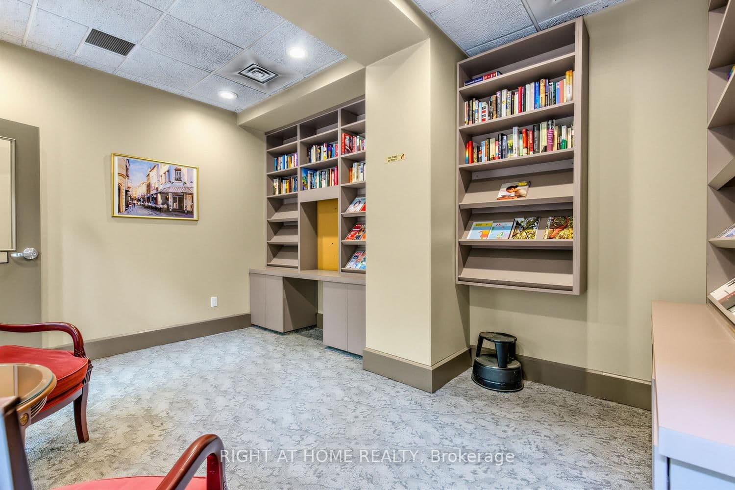 284 Bloor Street W, Unit 804 thumbnail 23