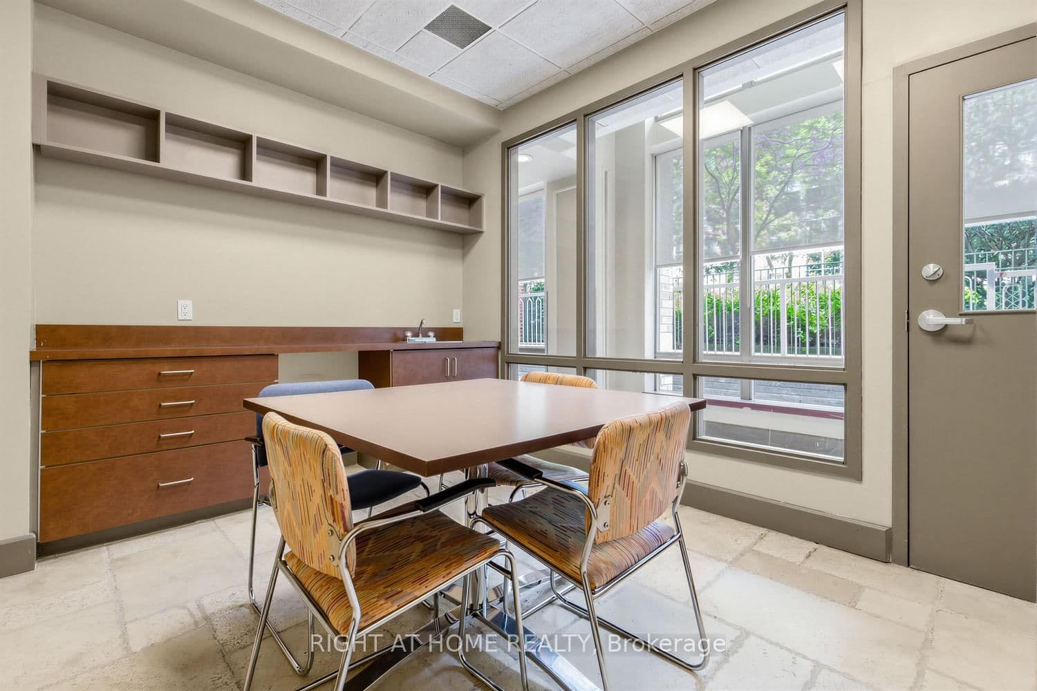 284 Bloor Street W, Unit 804 thumbnail 25