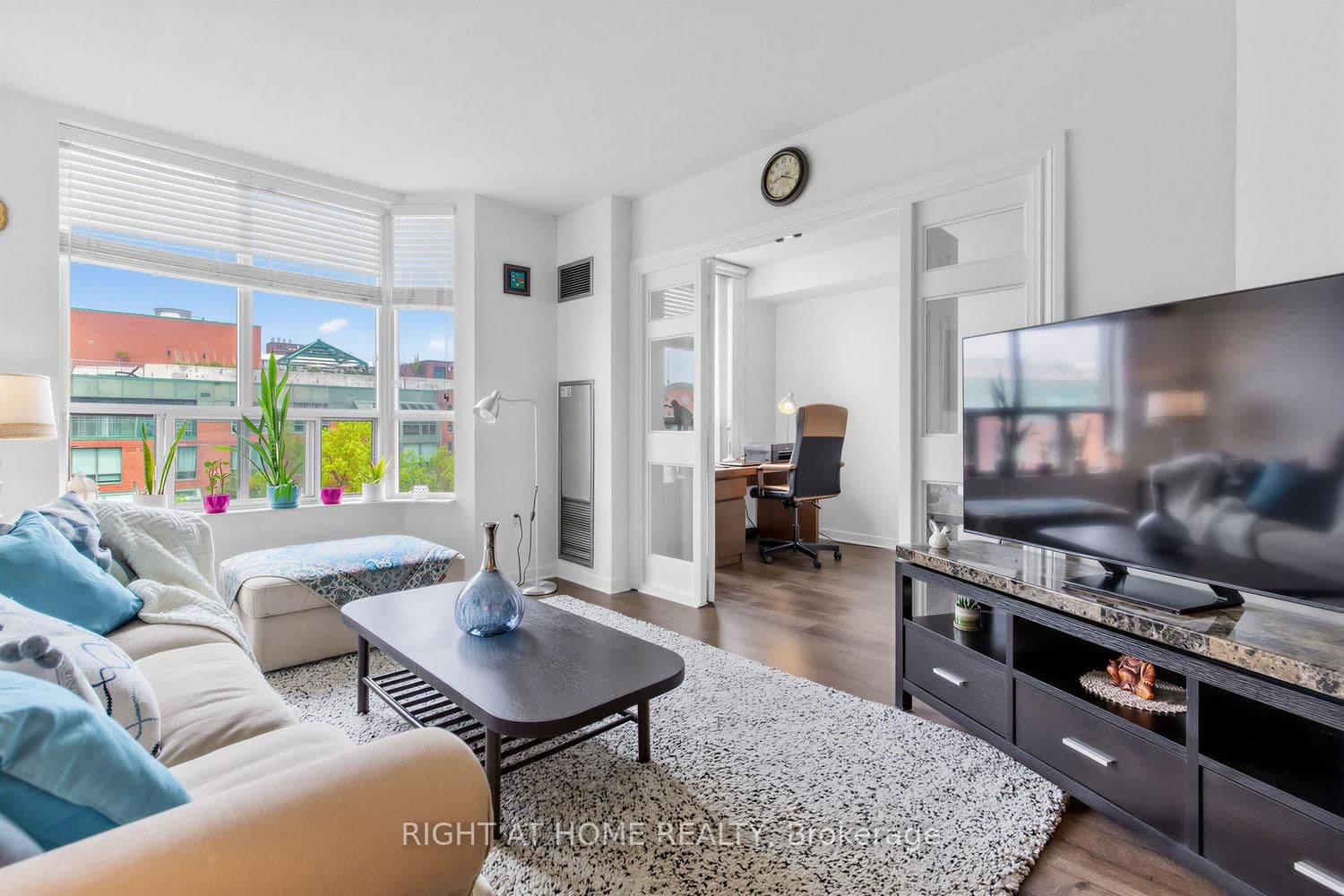 284 Bloor Street W, Unit 804 thumbnail 4