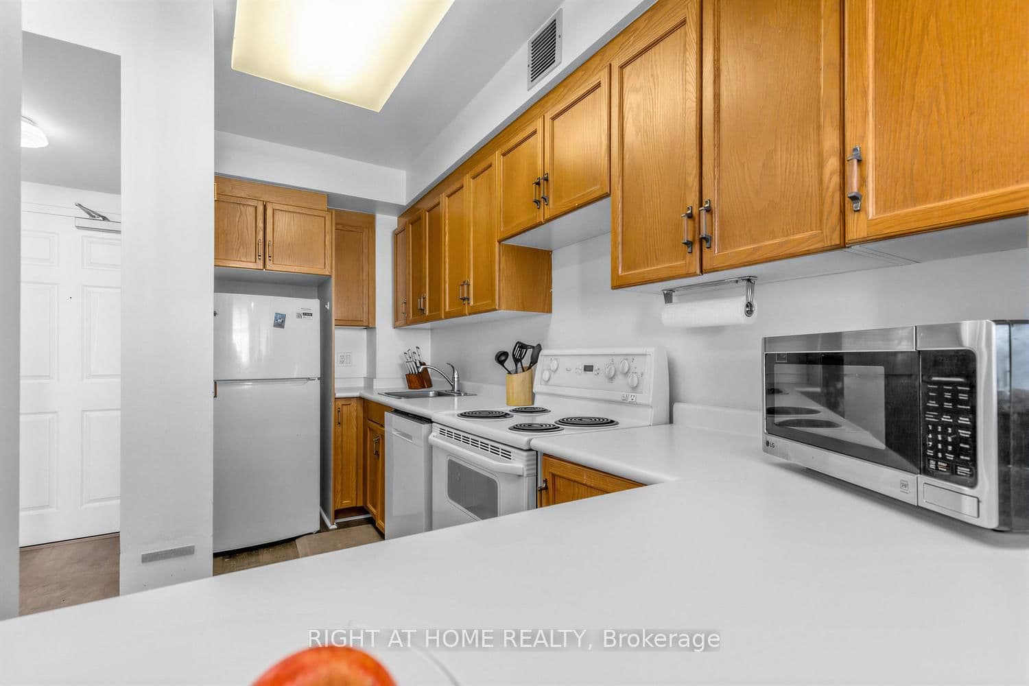 284 Bloor Street W, Unit 804 thumbnail 9