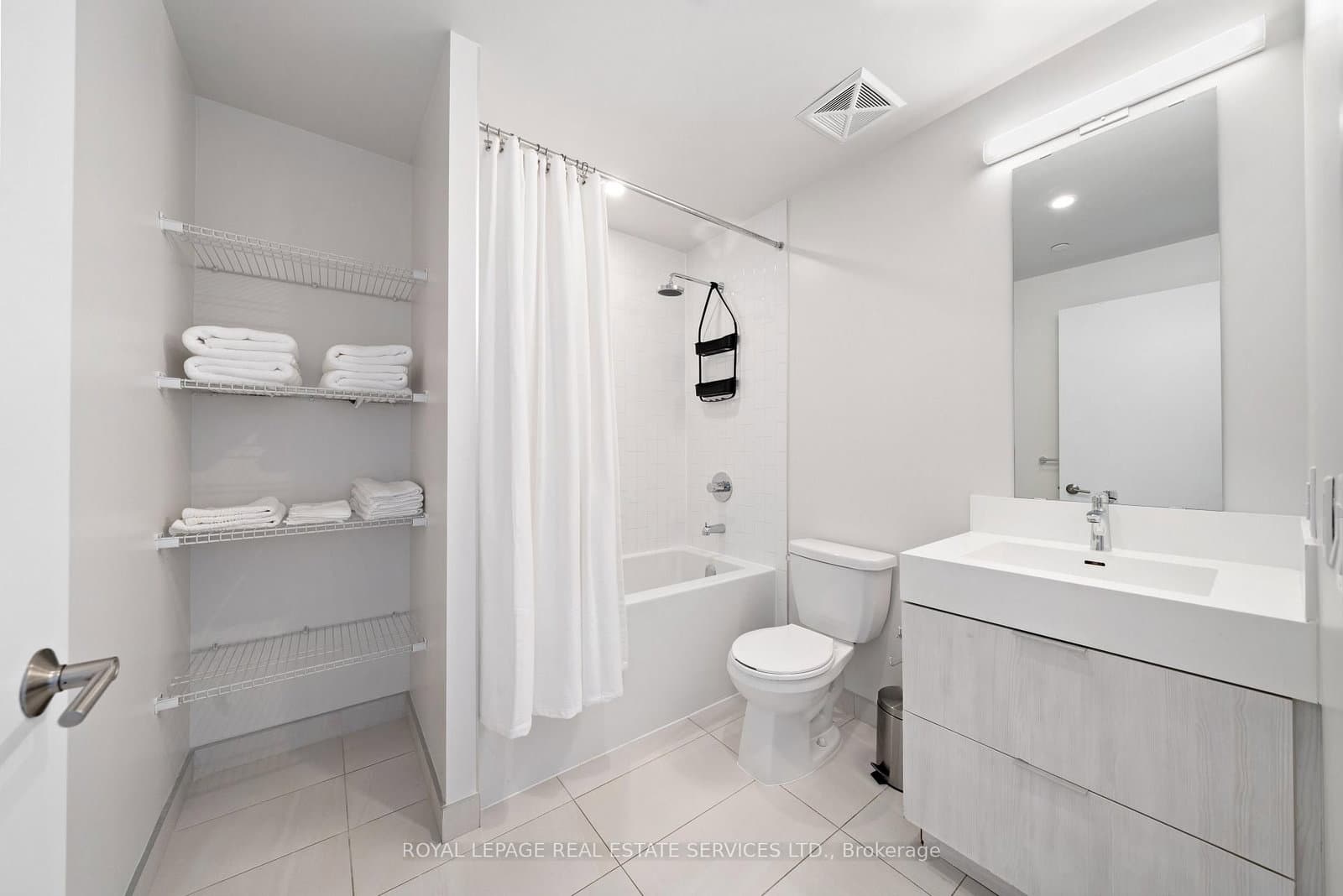 130 River Street, Unit 1411 thumbnail 19