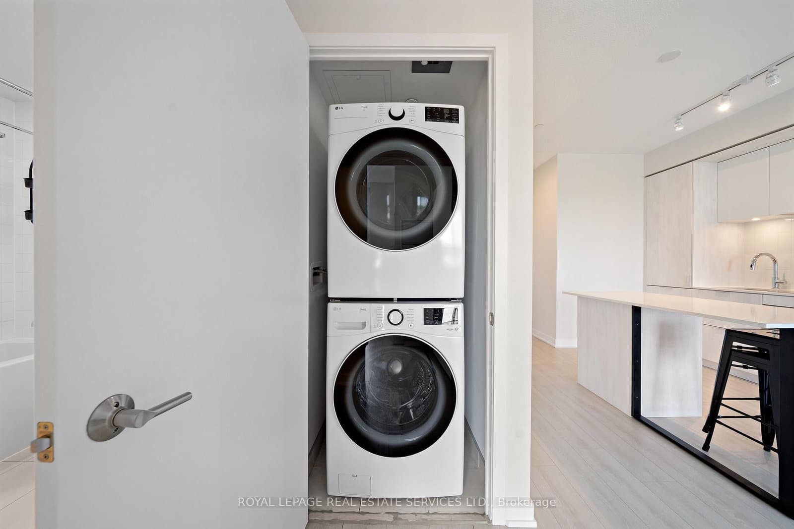 130 River Street, Unit 1411 thumbnail 20