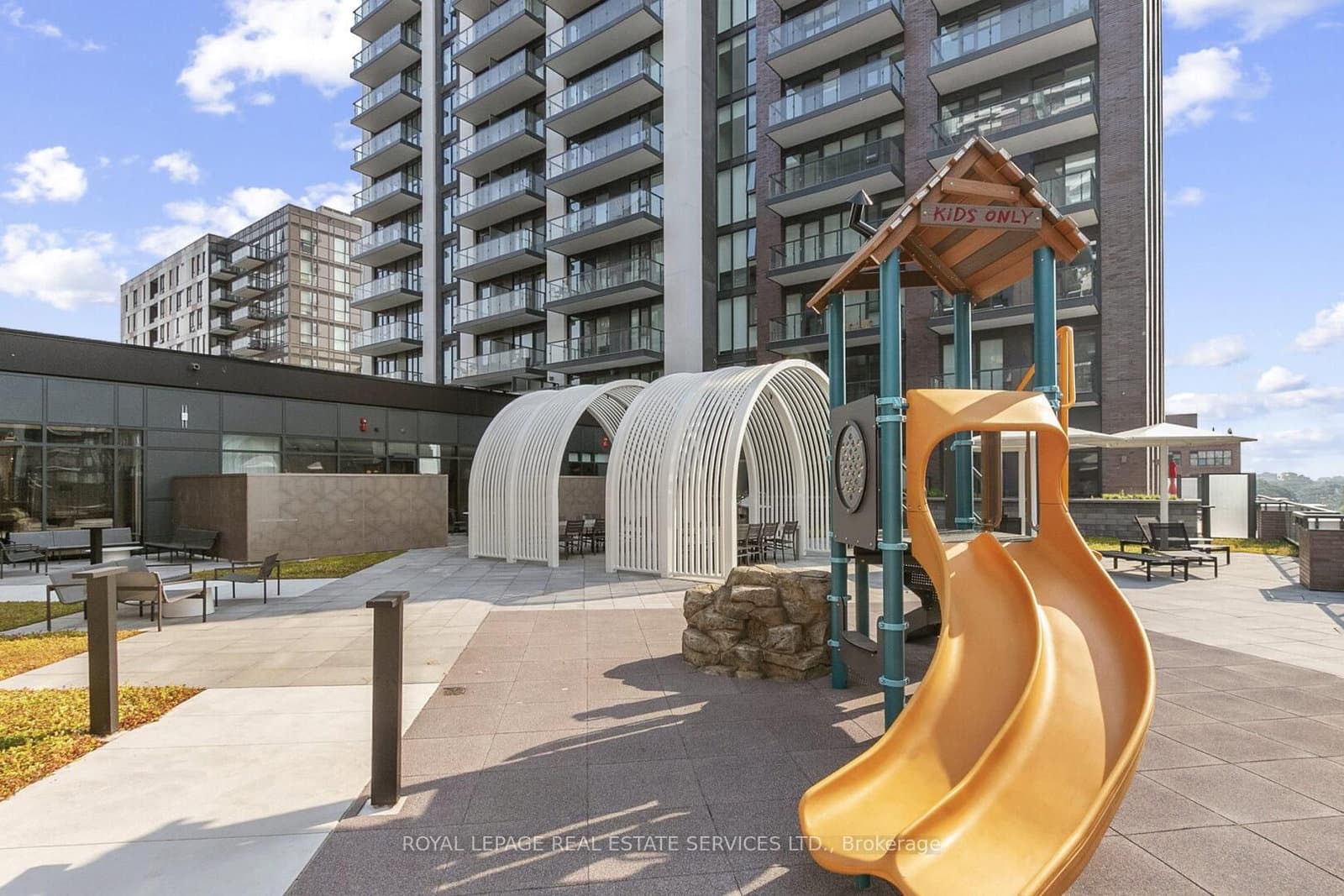 130 River Street, Unit 1411 thumbnail 34