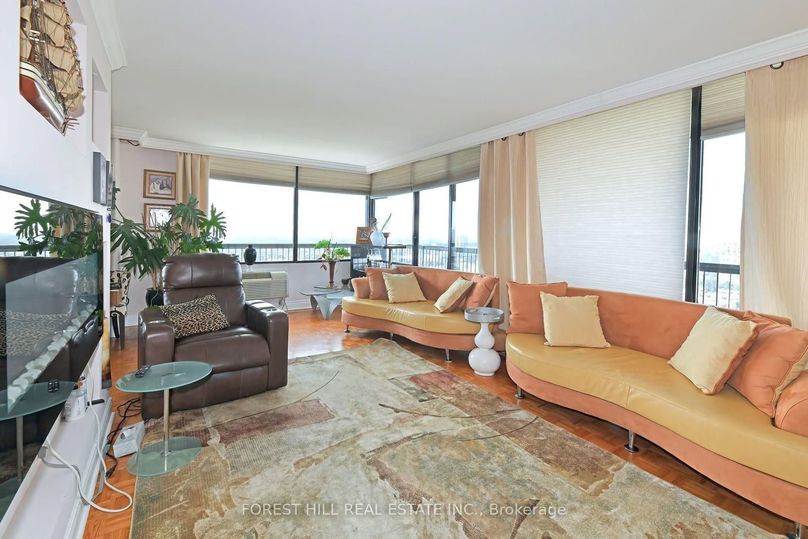 135 Antibes Drive, Unit 2404 thumbnail 9