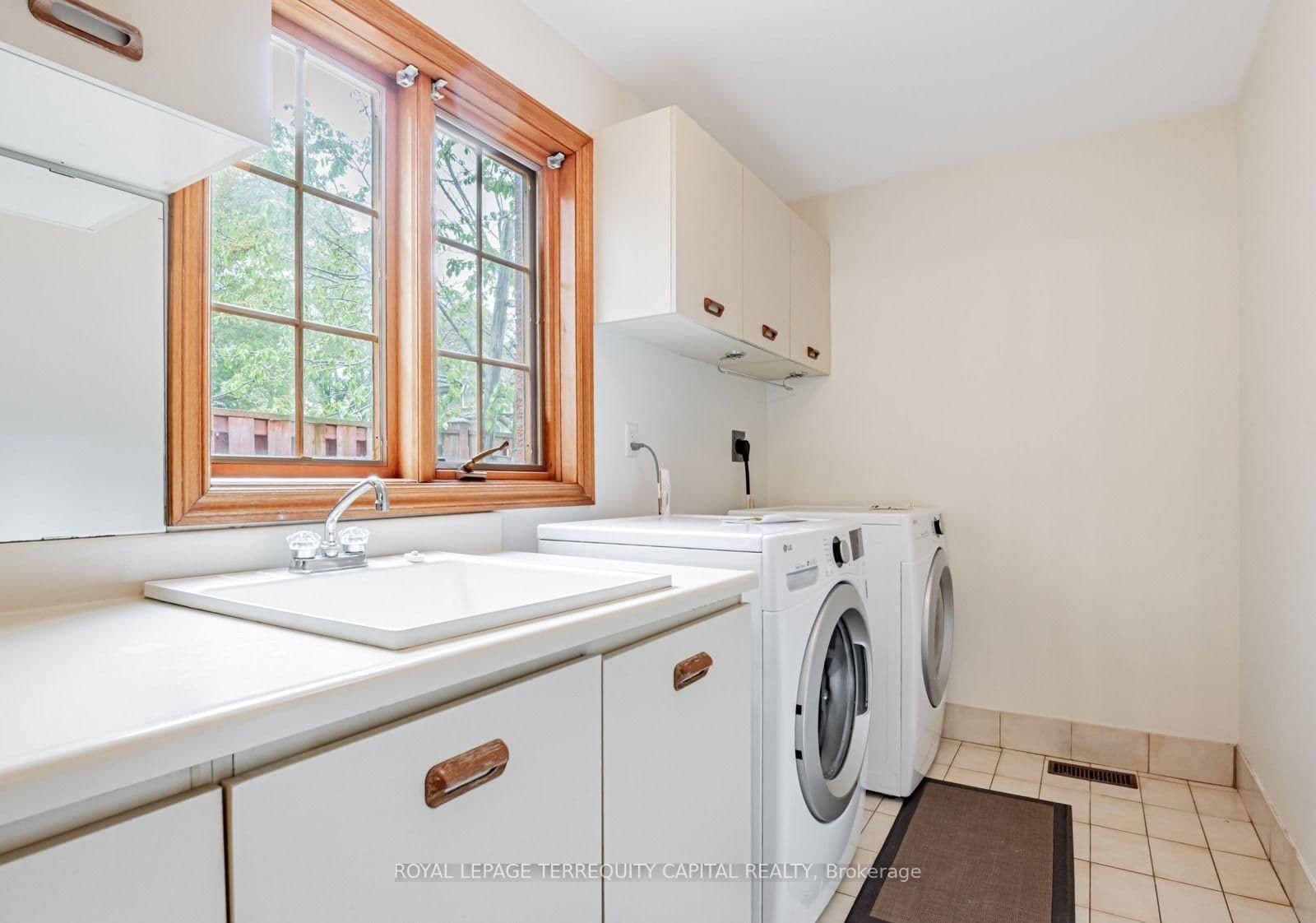 256 Cocksfield Avenue, Unit Rm 4 thumbnail 10